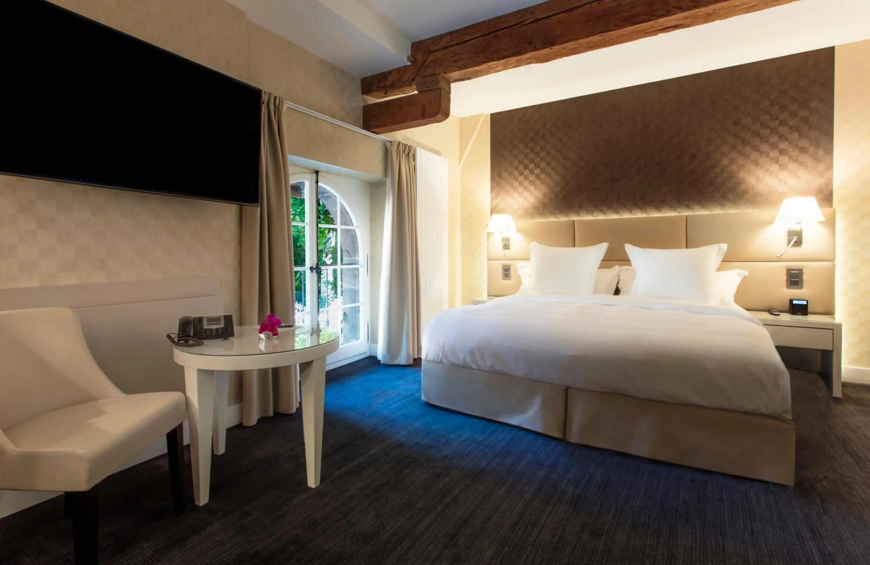 Bed in Château de Bonmont