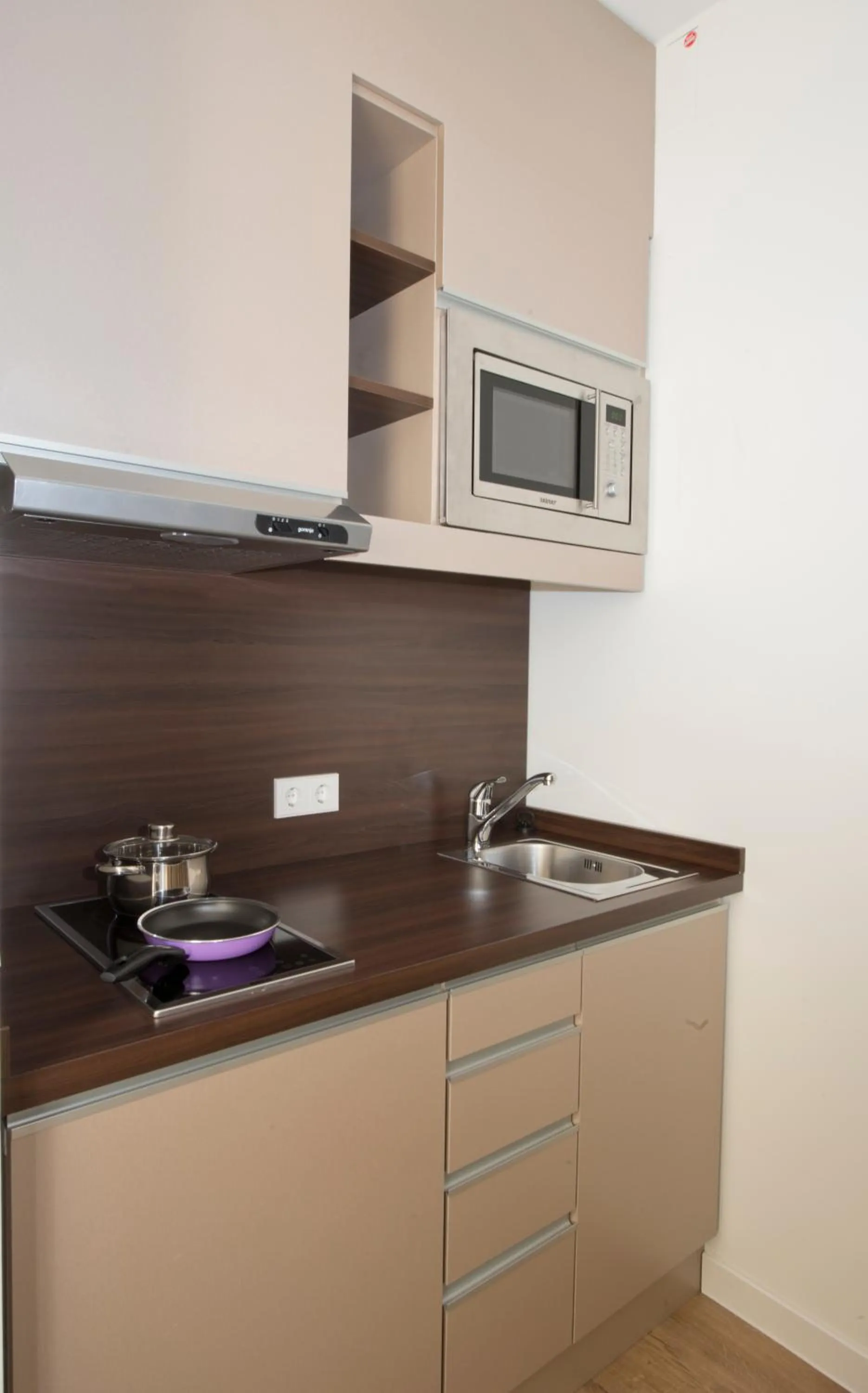 Kitchen or kitchenette, Kitchen/Kitchenette in Hotel Vier Jahreszeiten Berlin City