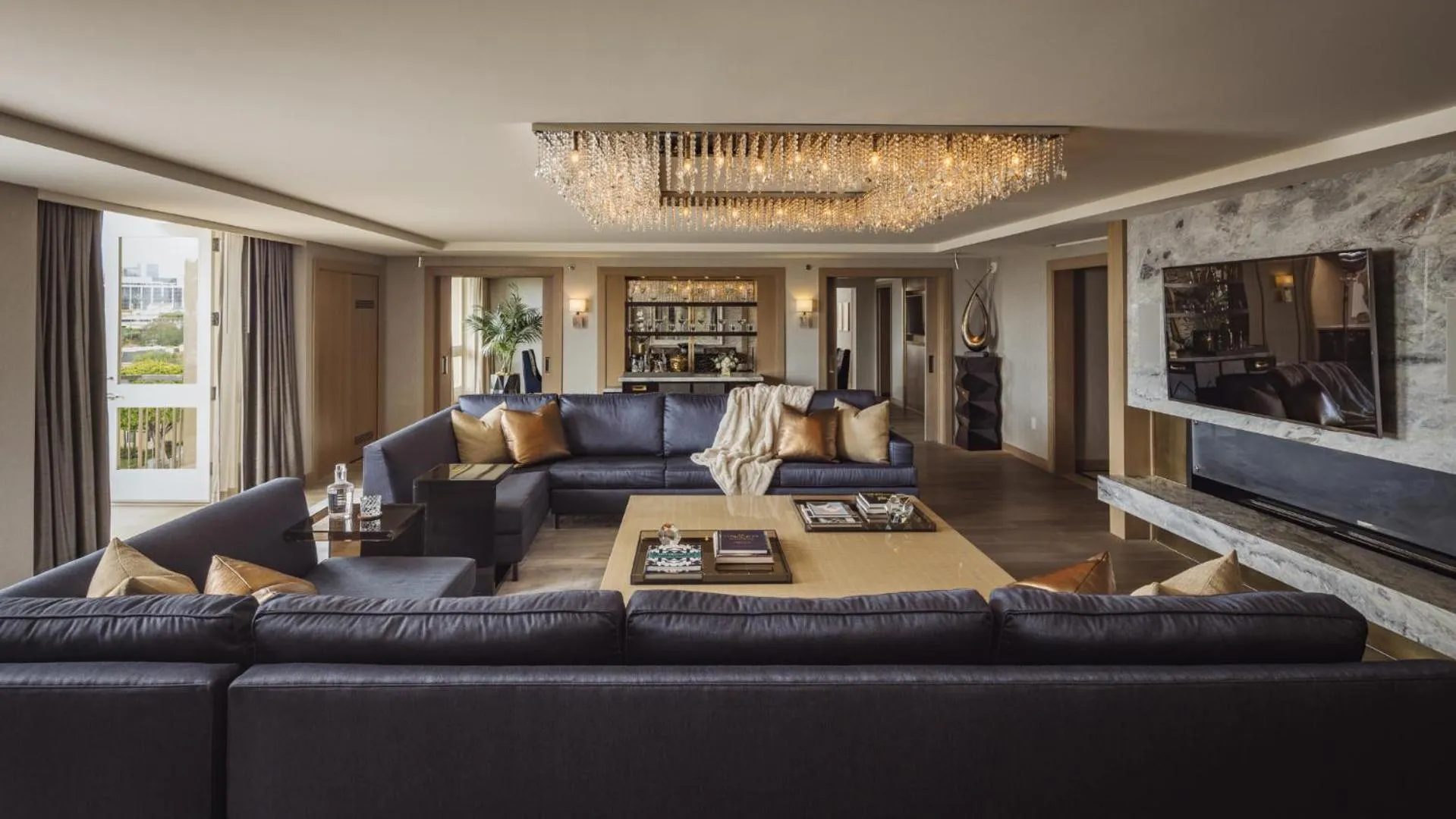 Living room in L'Ermitage Beverly Hills