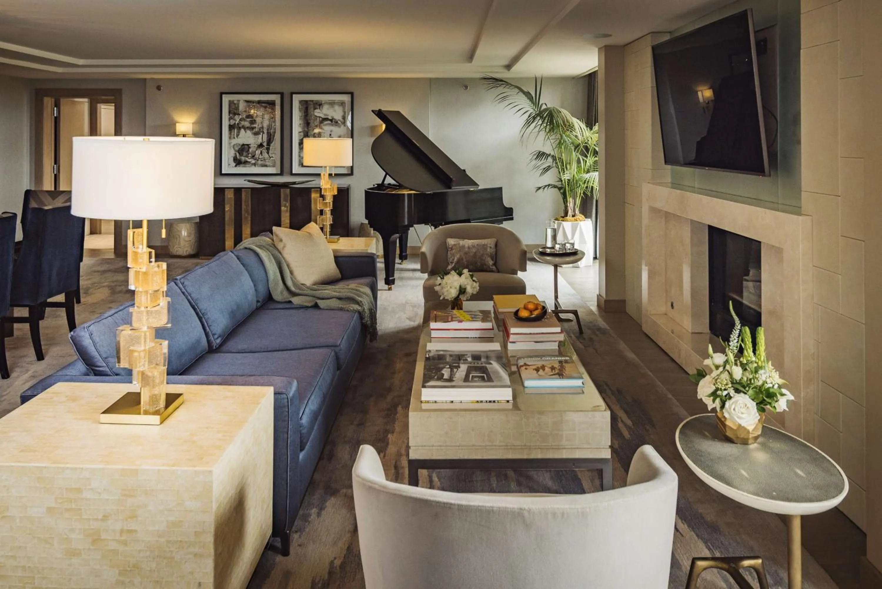 Photo of the whole room in L'Ermitage Beverly Hills