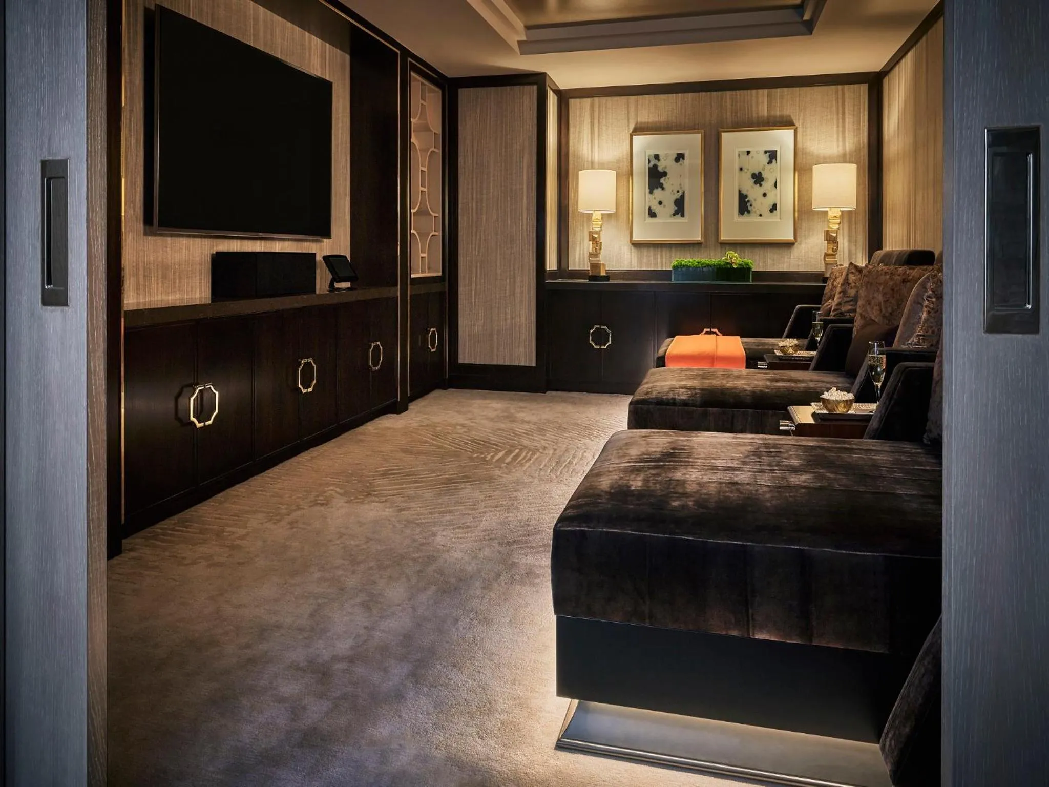 Lounge or bar, Bed in L'Ermitage Beverly Hills