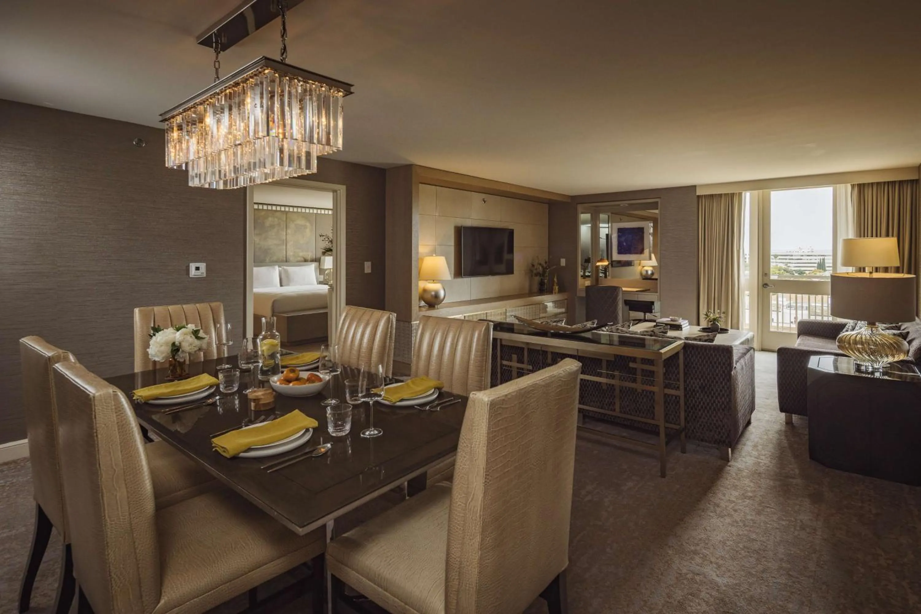 Photo of the whole room in L'Ermitage Beverly Hills