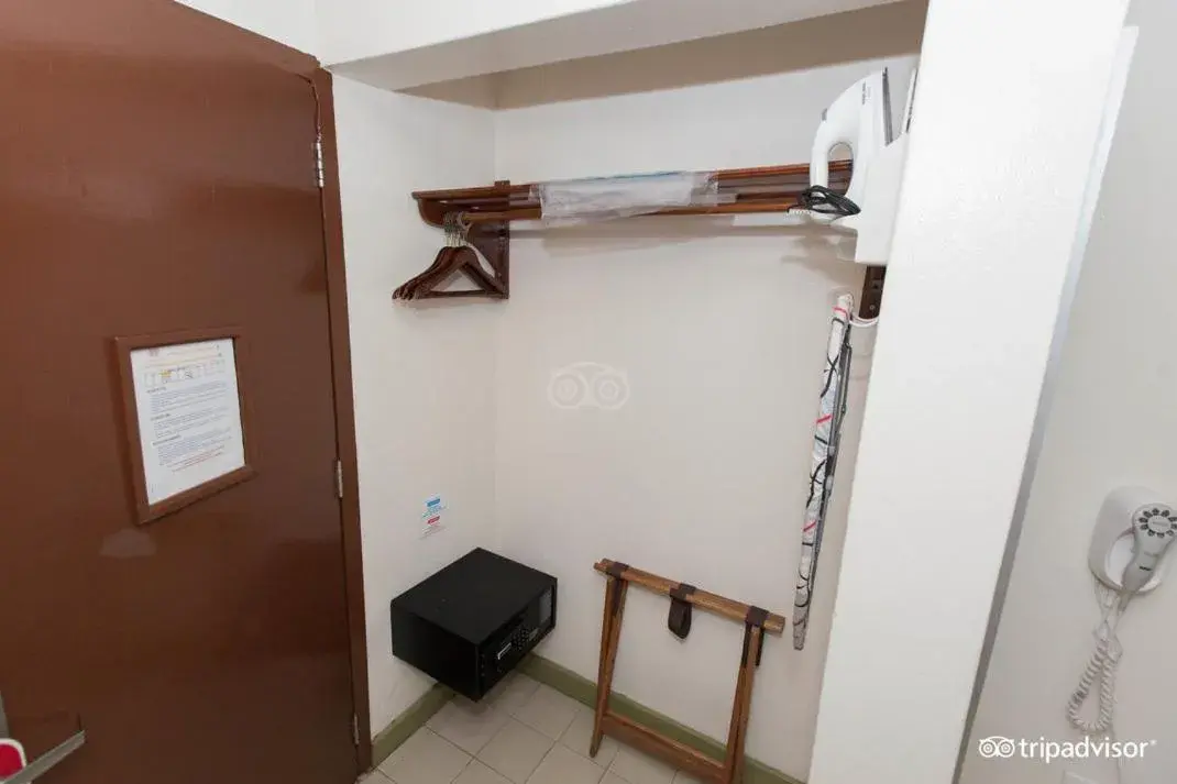 Standard Twin Room in Le Plaza Hotel Standard Twin Room in Le Plaza Hotel