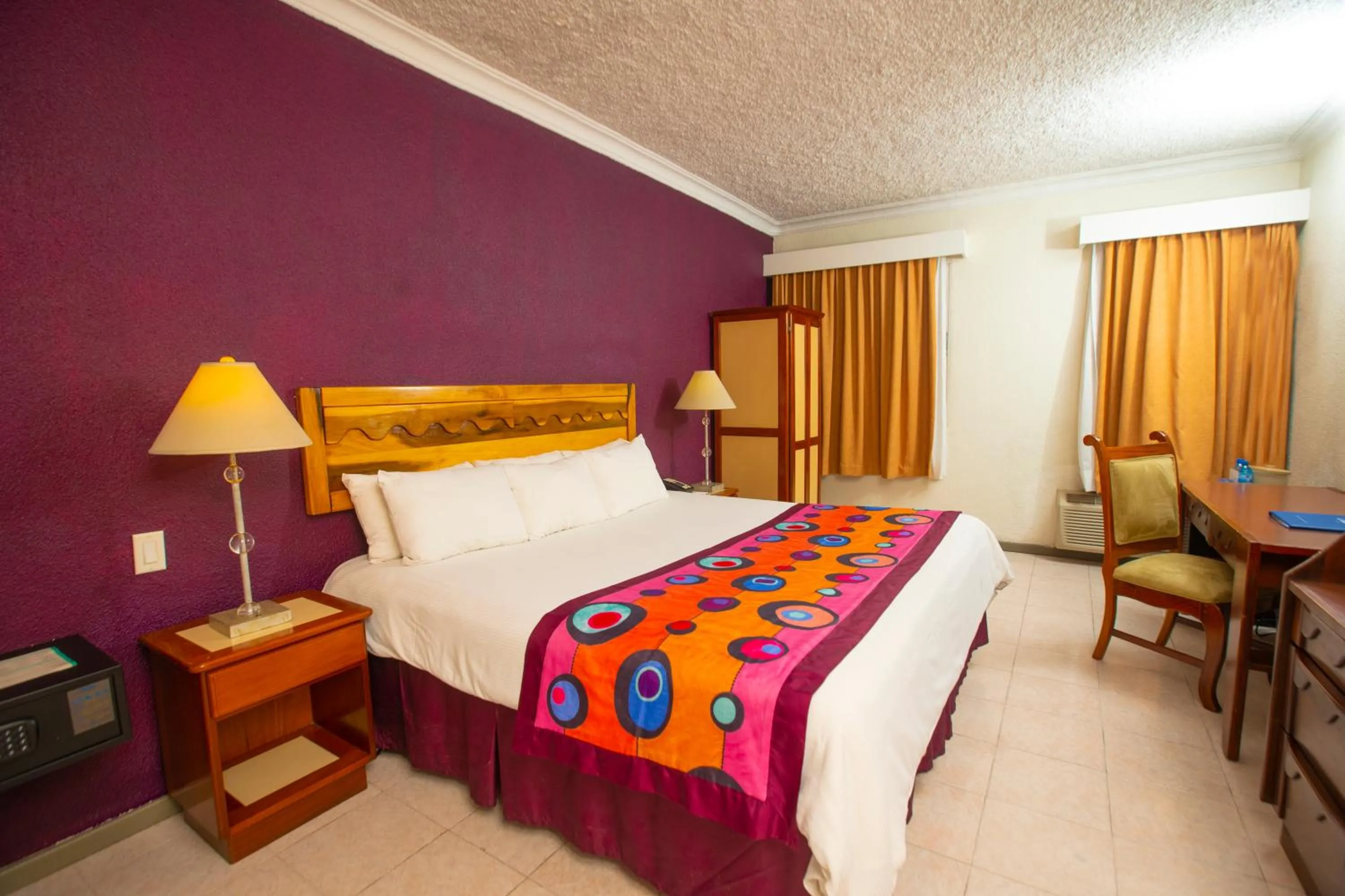 Bed in Le Plaza Hotel