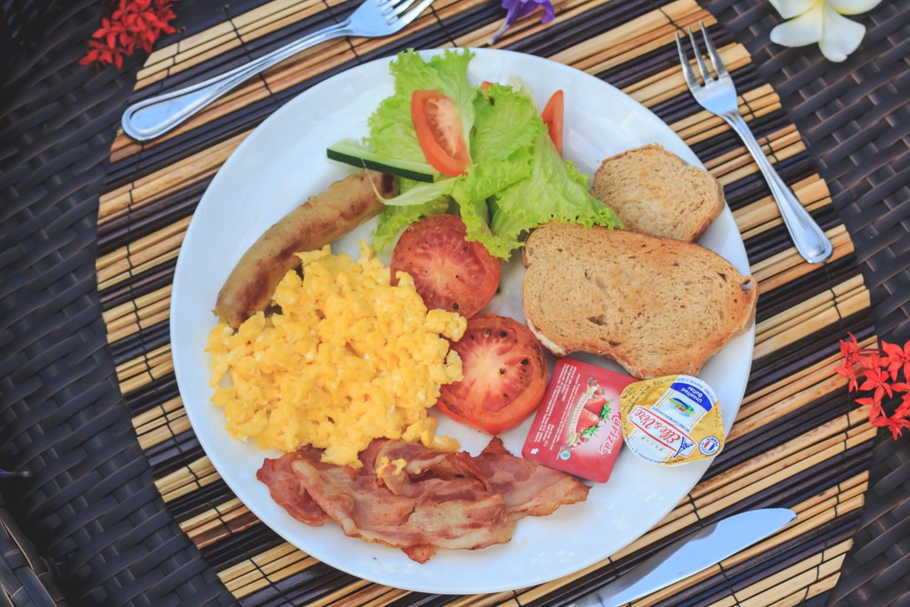 Breakfast in Villa Damar Canggu by Nagisa Bali