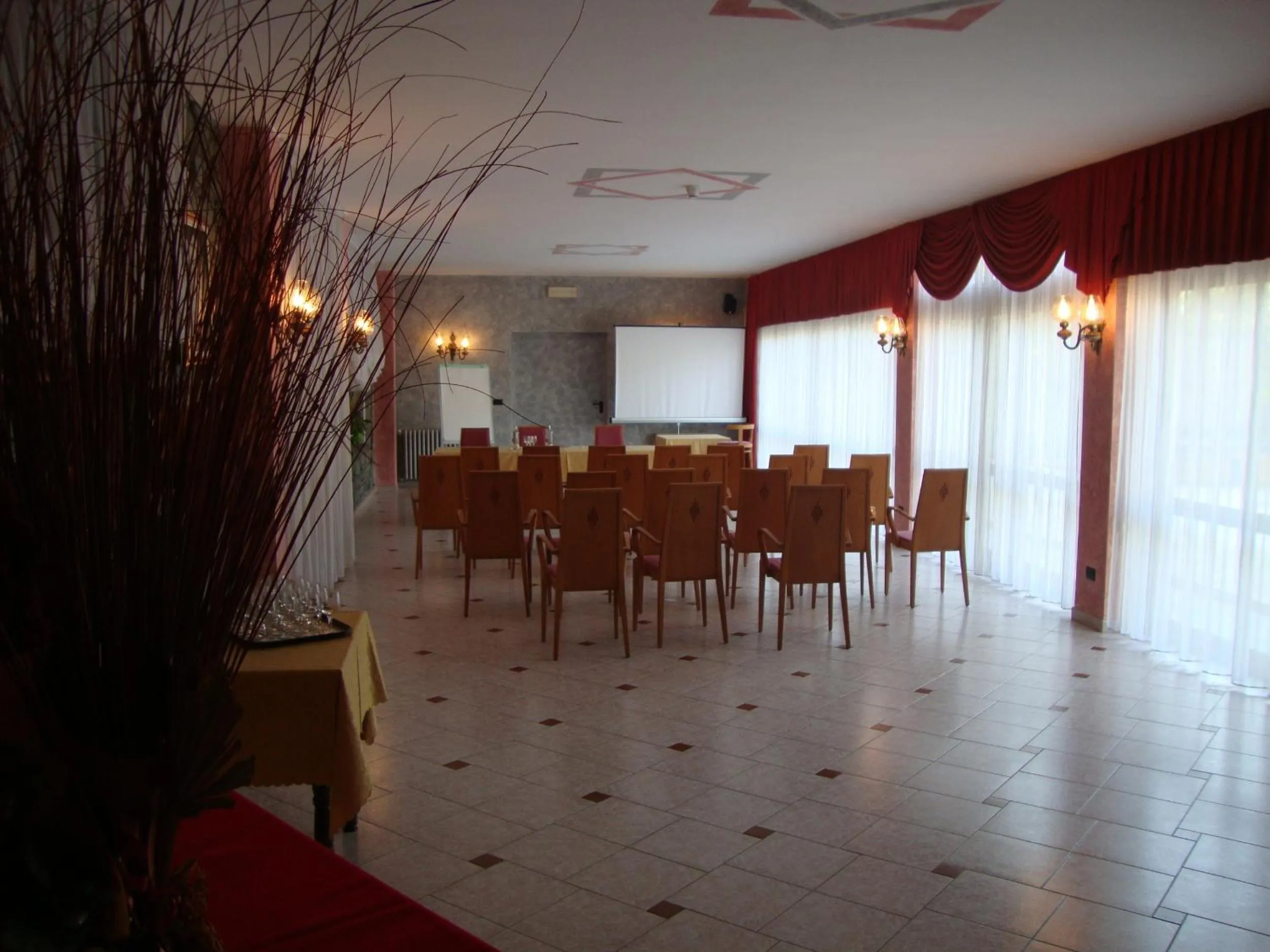 Business facilities in Hotel Reale