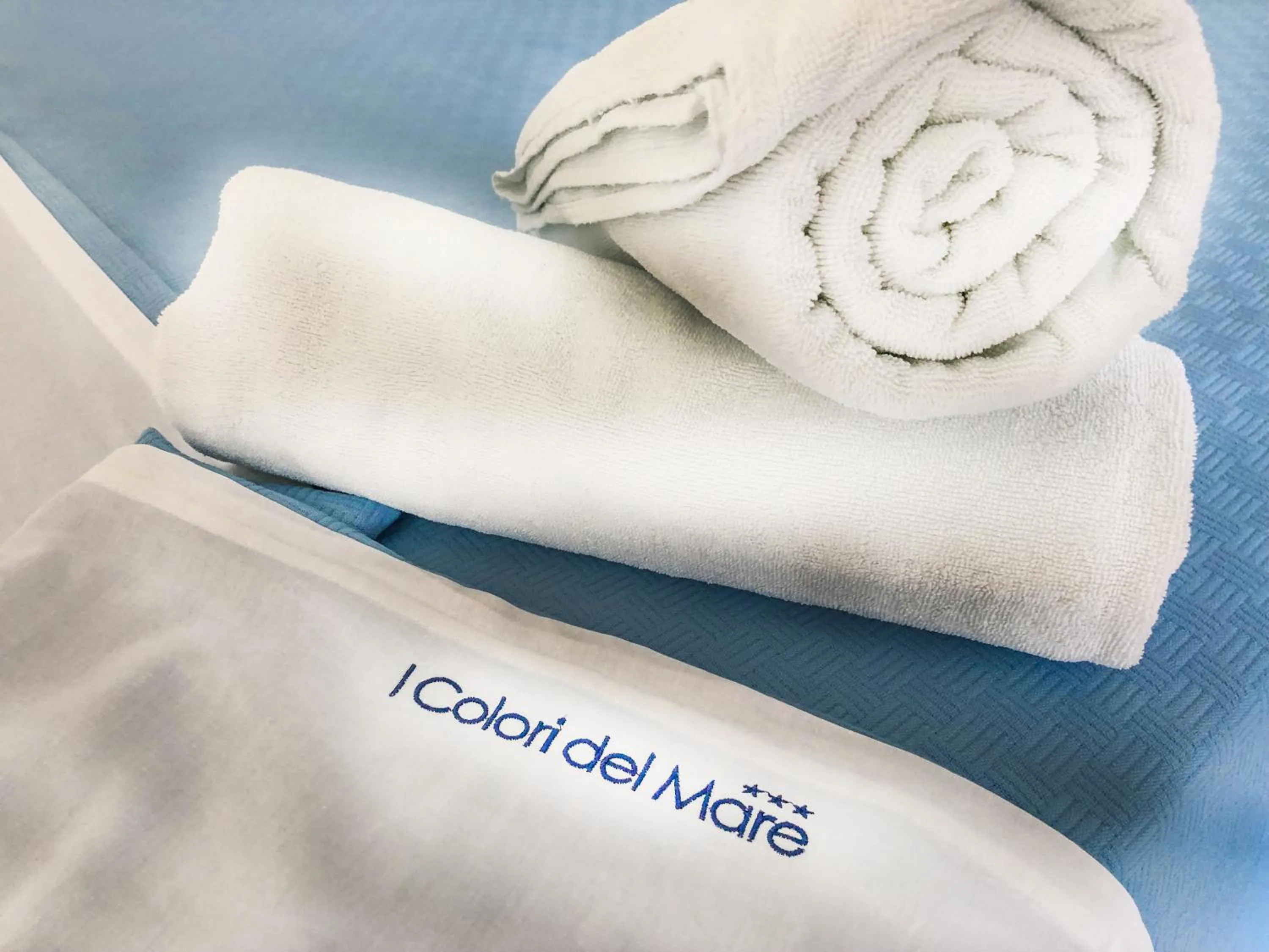 Logo/Certificate/Sign in Hotel I Colori Del Mare