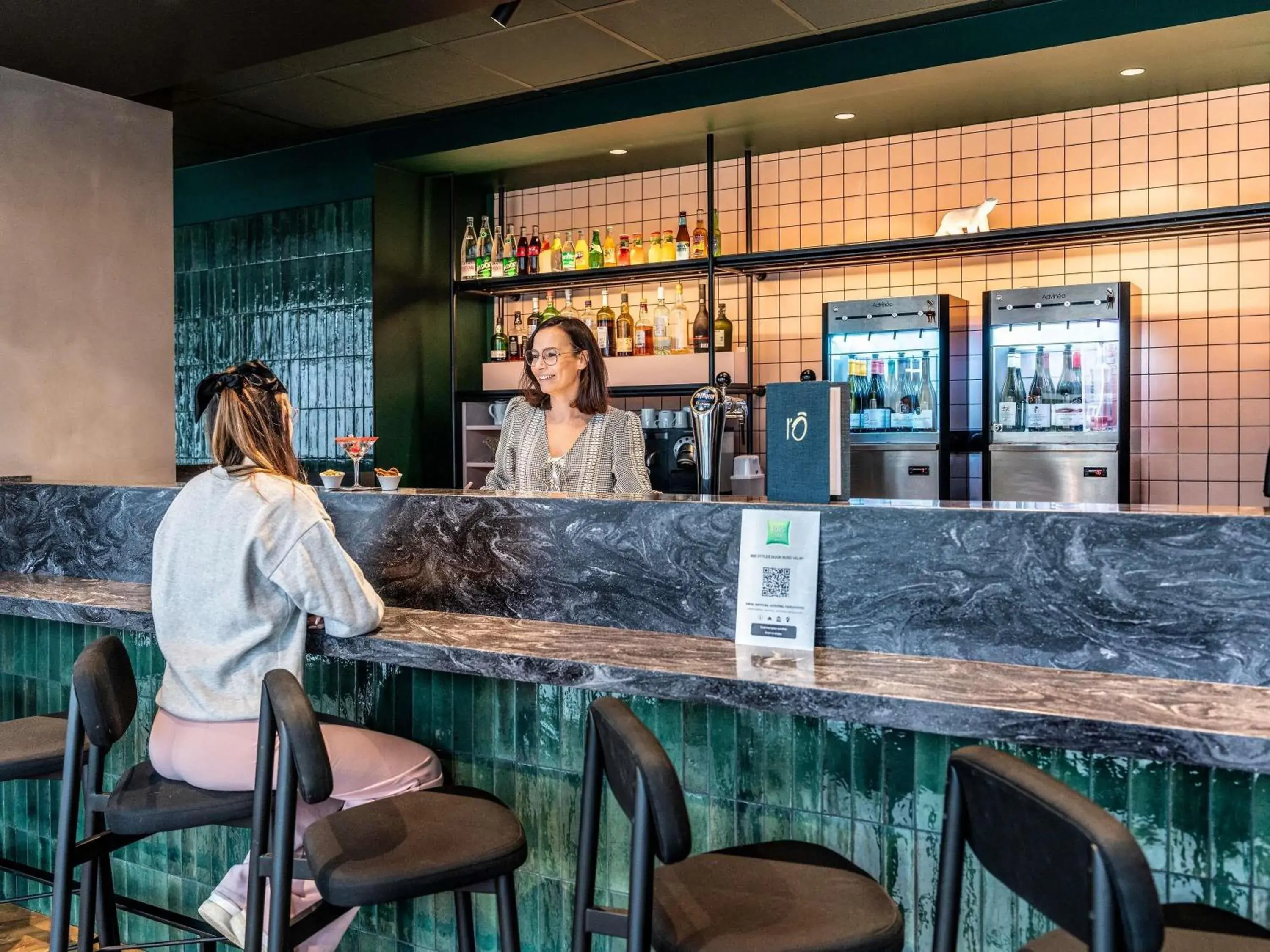 Lounge or bar in Ibis Styles Dijon Nord Valmy Lounge or bar in Ibis Styles Dijon Nord Valmy