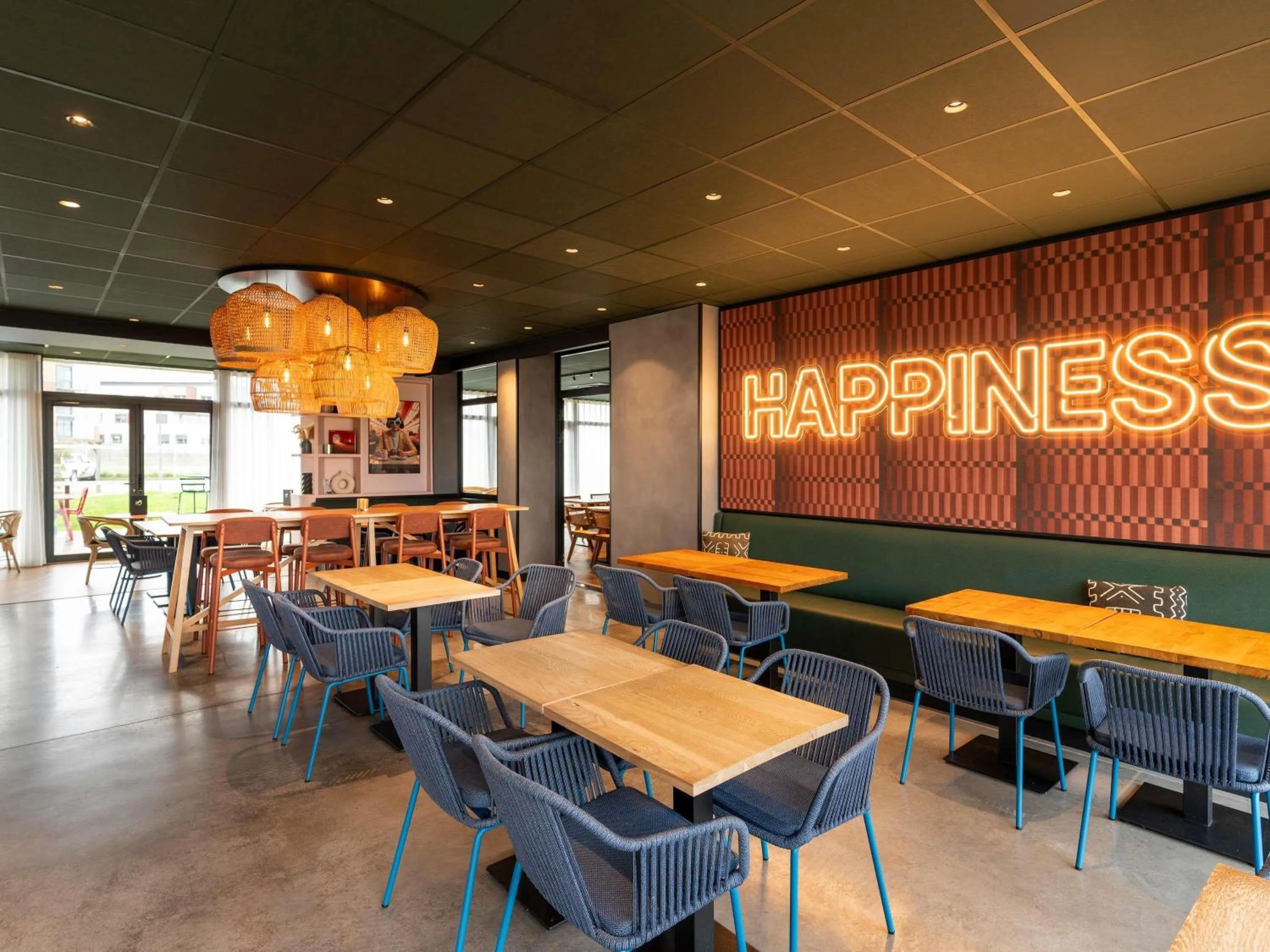 Lounge or bar in Ibis Styles Dijon Nord Valmy