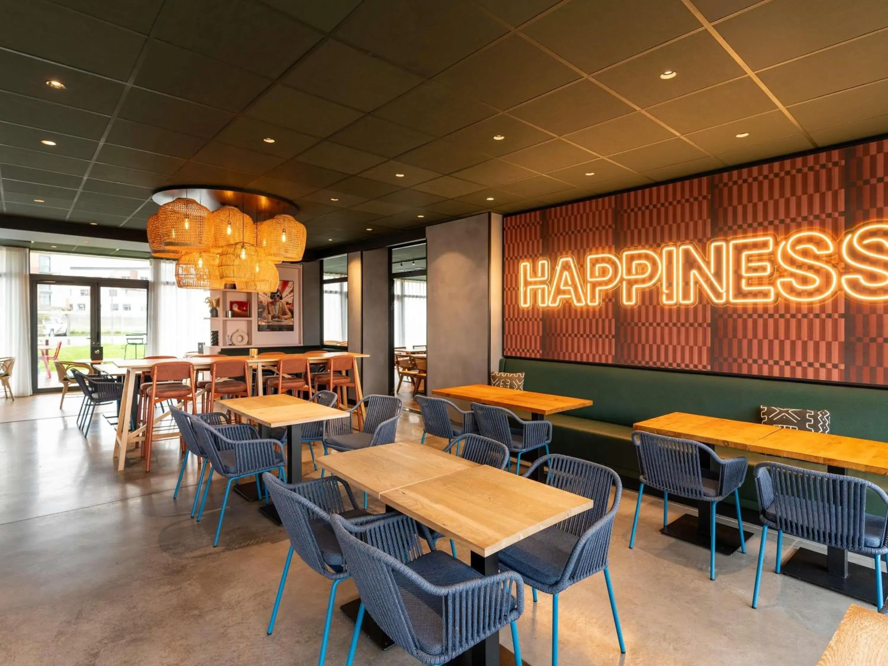 Lounge or bar in Ibis Styles Dijon Nord Valmy Lounge or bar in Ibis Styles Dijon Nord Valmy