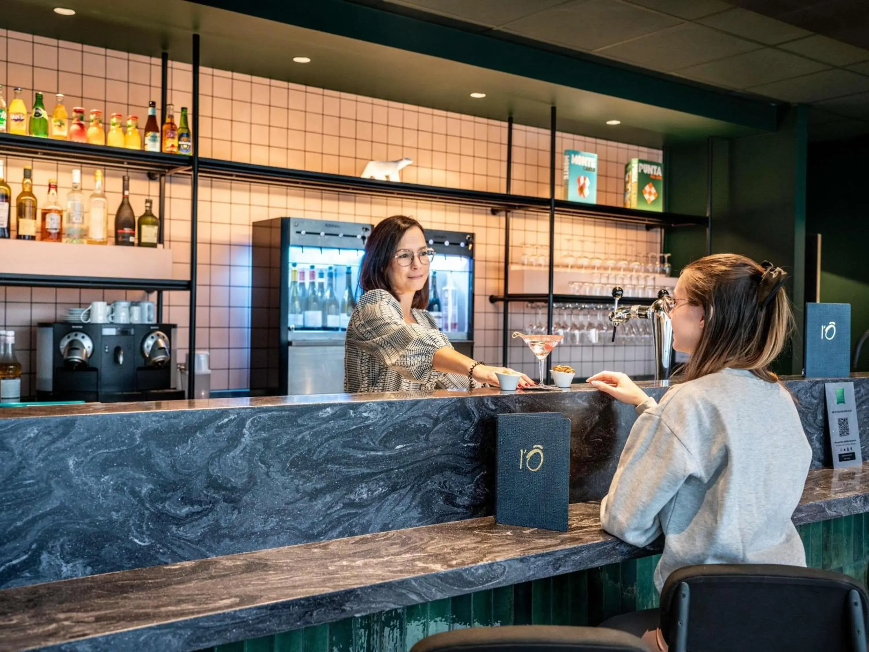 Lounge or bar in Ibis Styles Dijon Nord Valmy Lounge or bar in Ibis Styles Dijon Nord Valmy