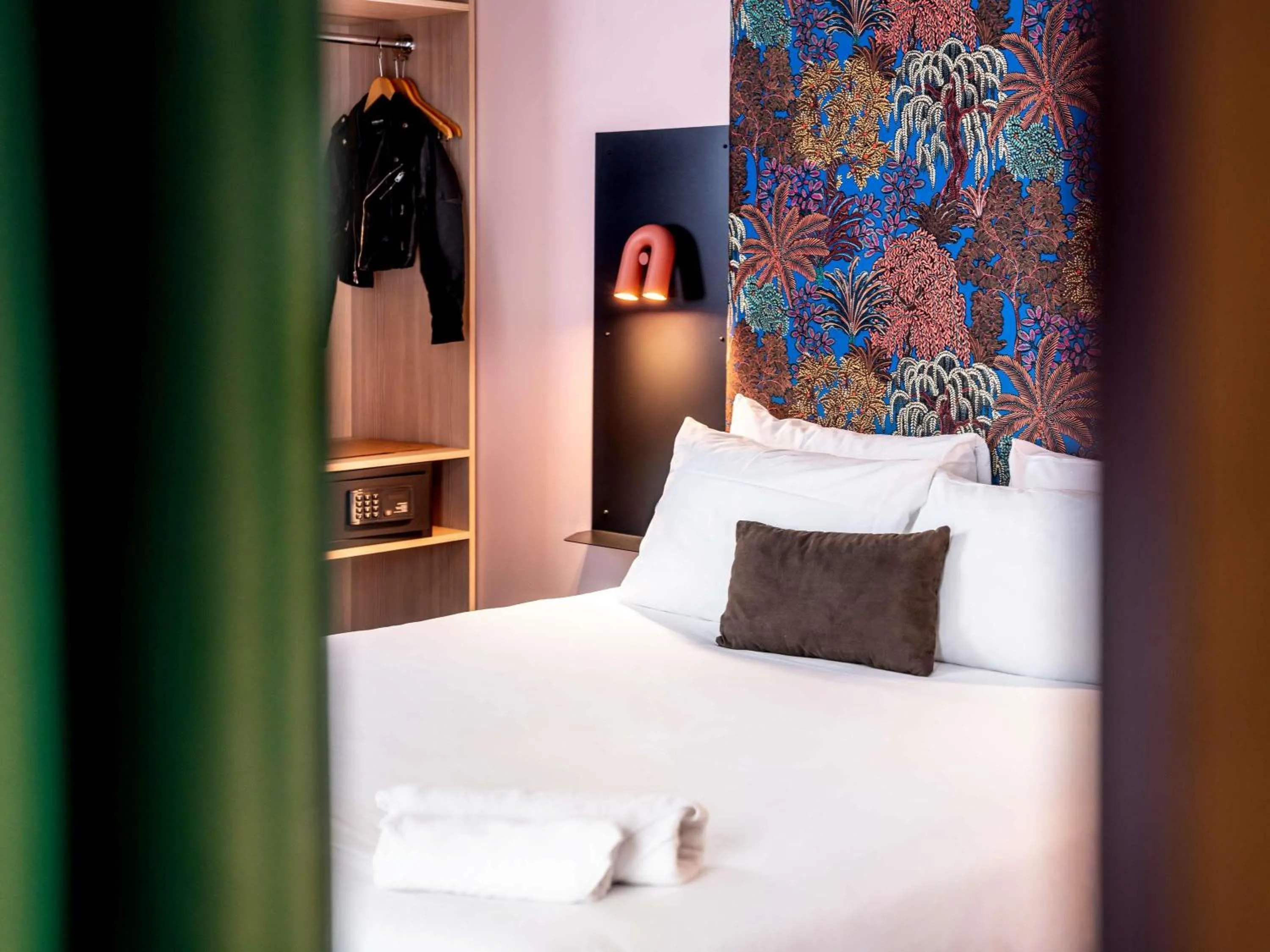 Bedroom, Bed in Ibis Styles Dijon Nord Valmy