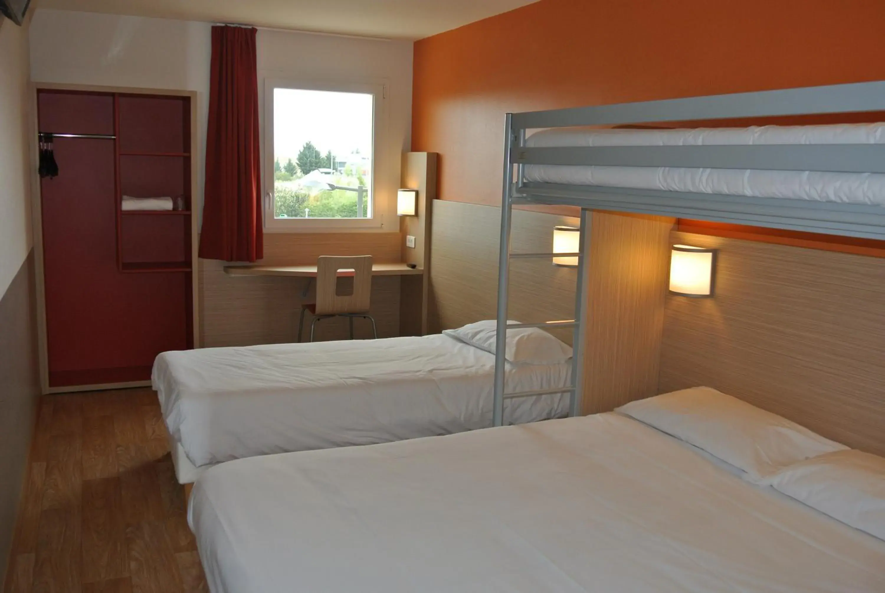 Photo of the whole room, Bed in The Originals Access,Tendance Hôtel, Saint-Etienne Photo of the whole room, Bed in The Originals Access,Tendance Hôtel, Saint-Etienne