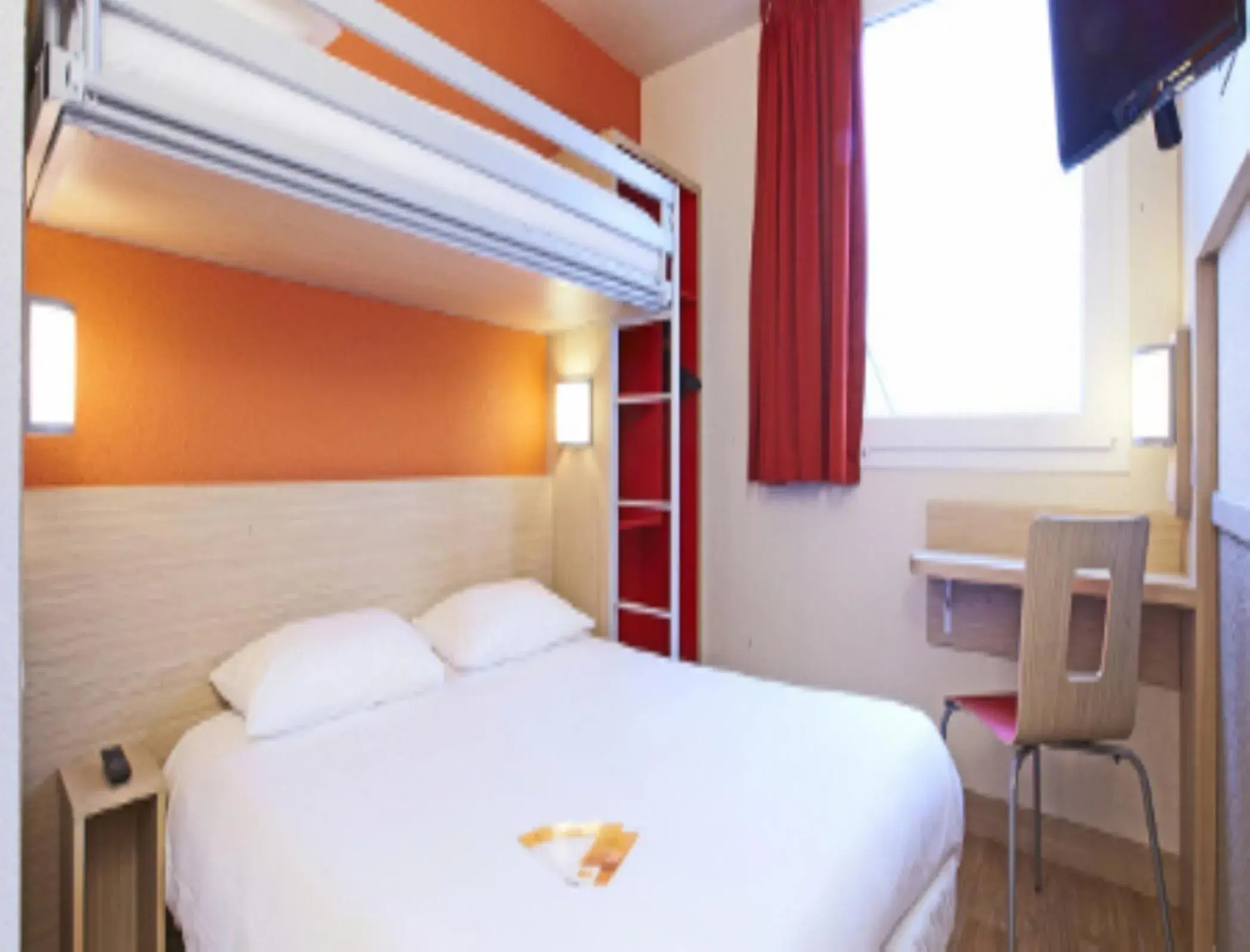 Bed in The Originals Access,Tendance Hôtel, Saint-Etienne Bed in The Originals Access,Tendance Hôtel, Saint-Etienne