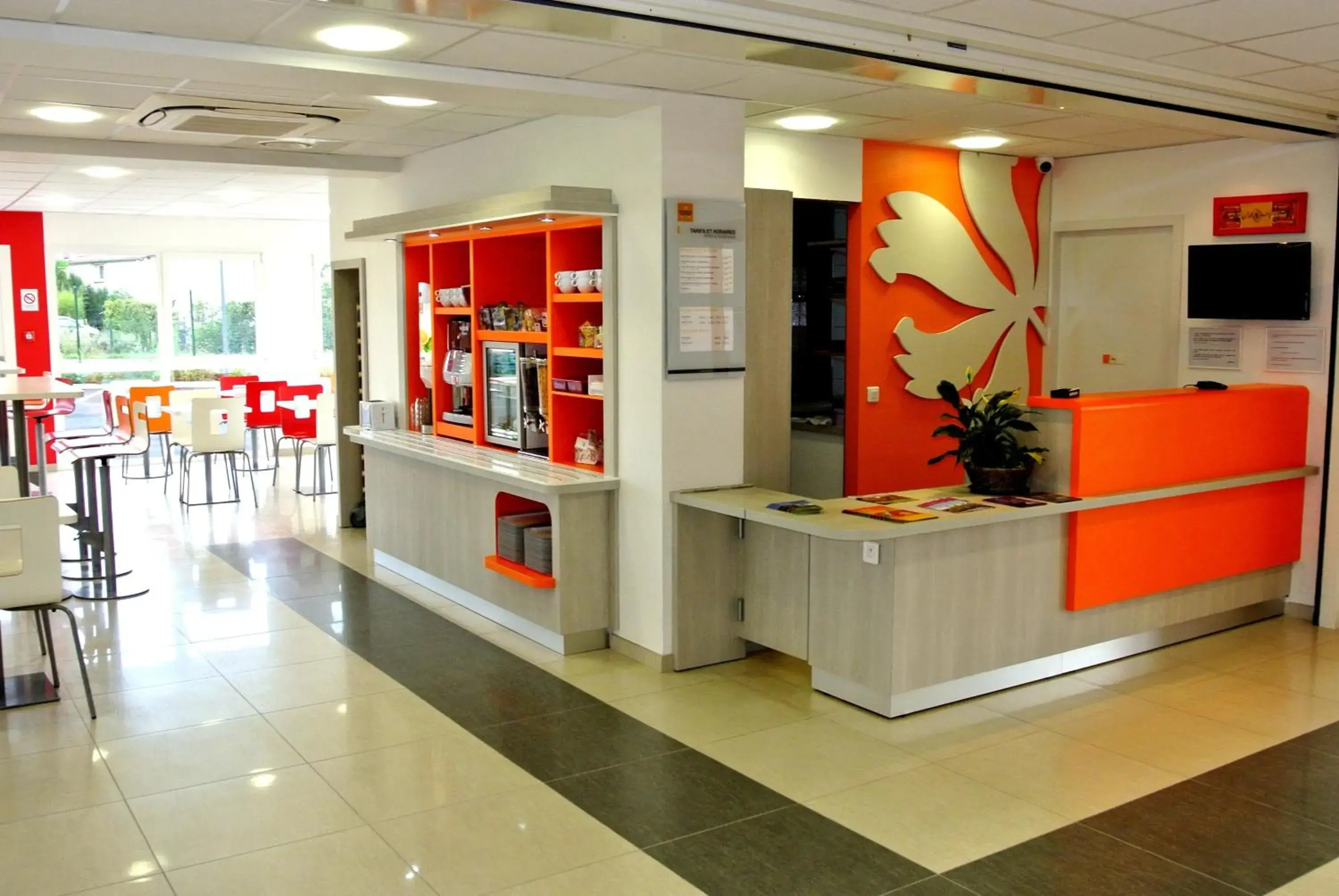 Lobby or reception in The Originals Access,Tendance Hôtel, Saint-Etienne Lobby or reception in The Originals Access,Tendance Hôtel, Saint-Etienne