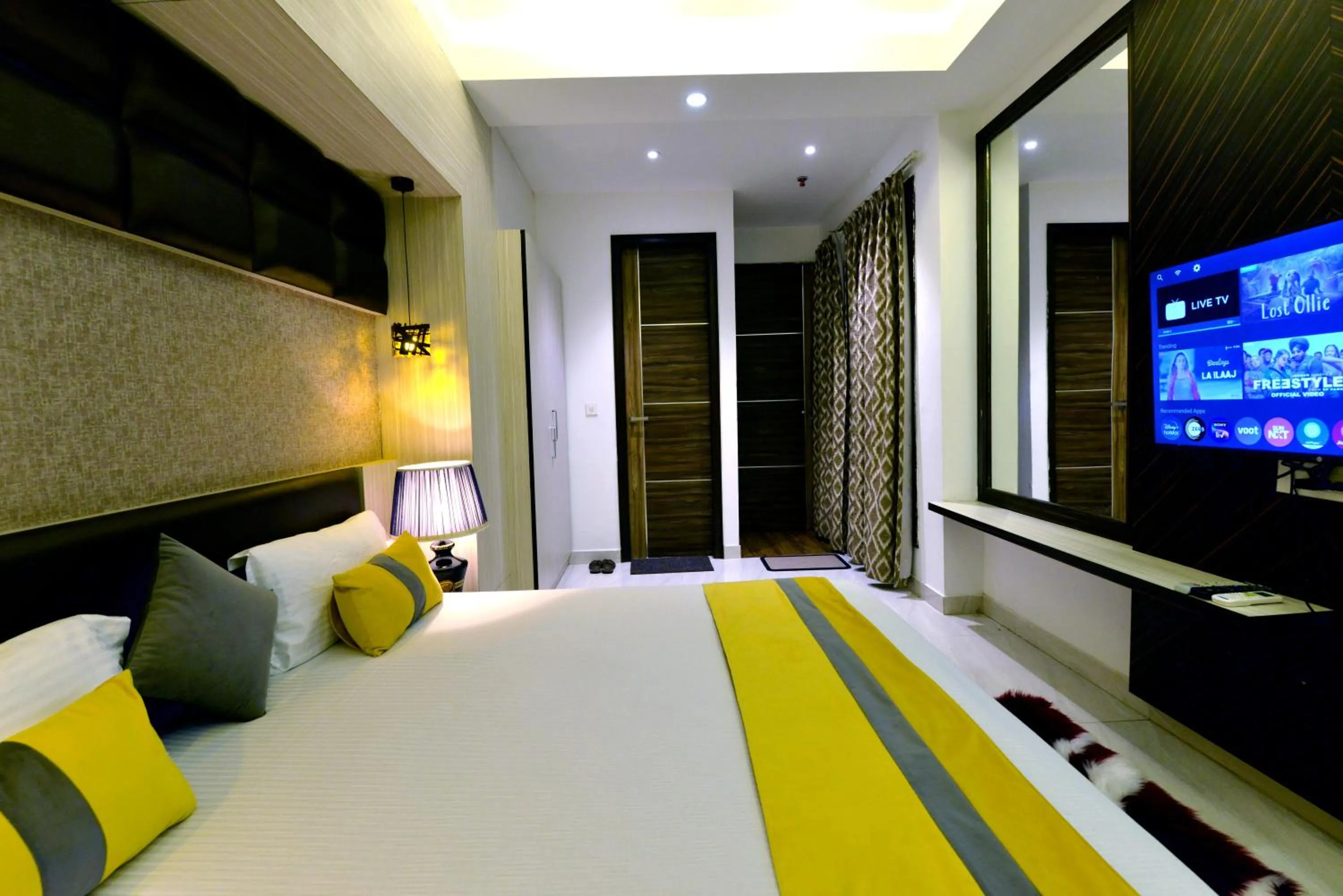 TV and multimedia, Bed in Hotel The Yellow