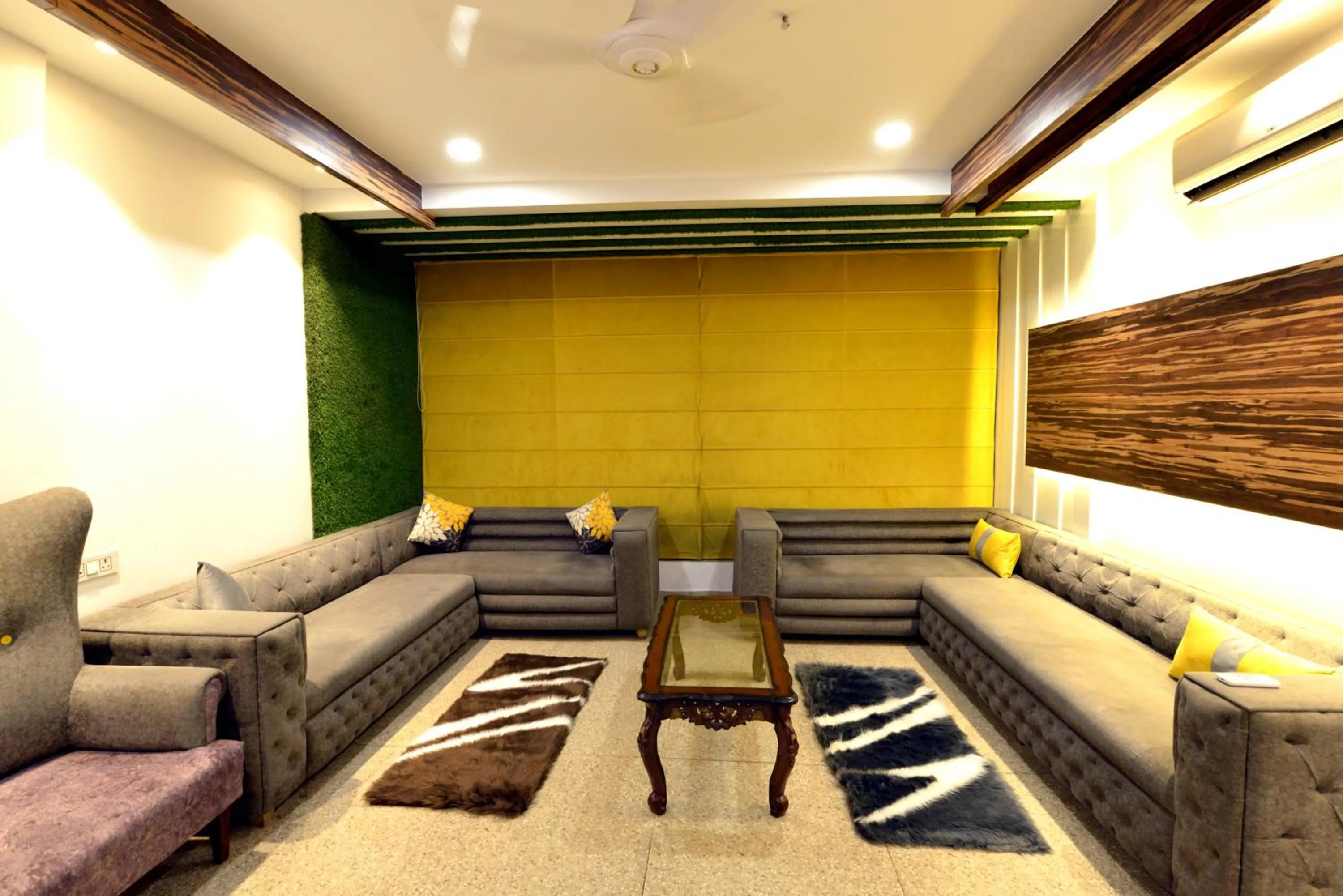 Seating area in Hotel The Yellow