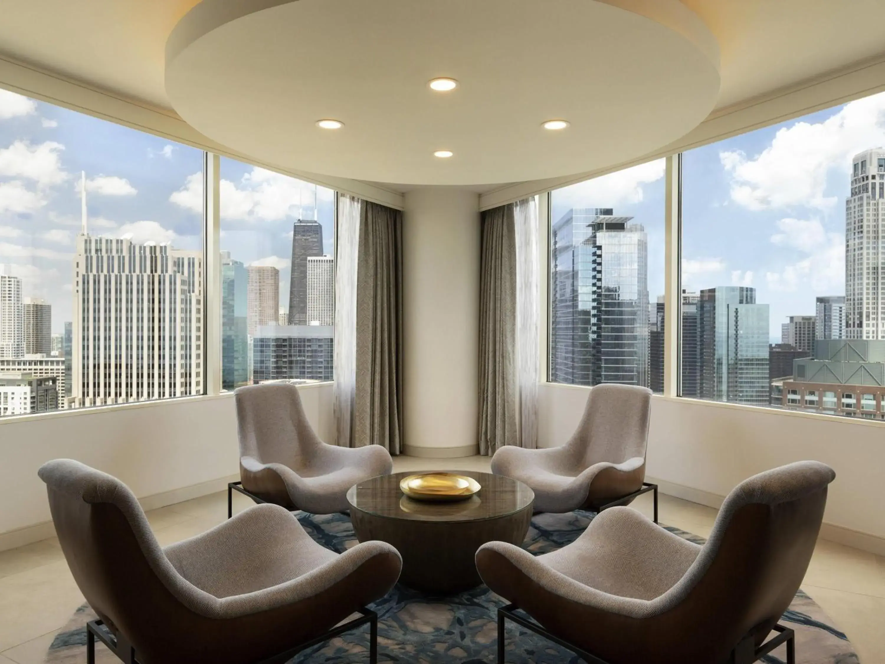 Bedroom in Swissotel Chicago Bedroom in Swissotel Chicago