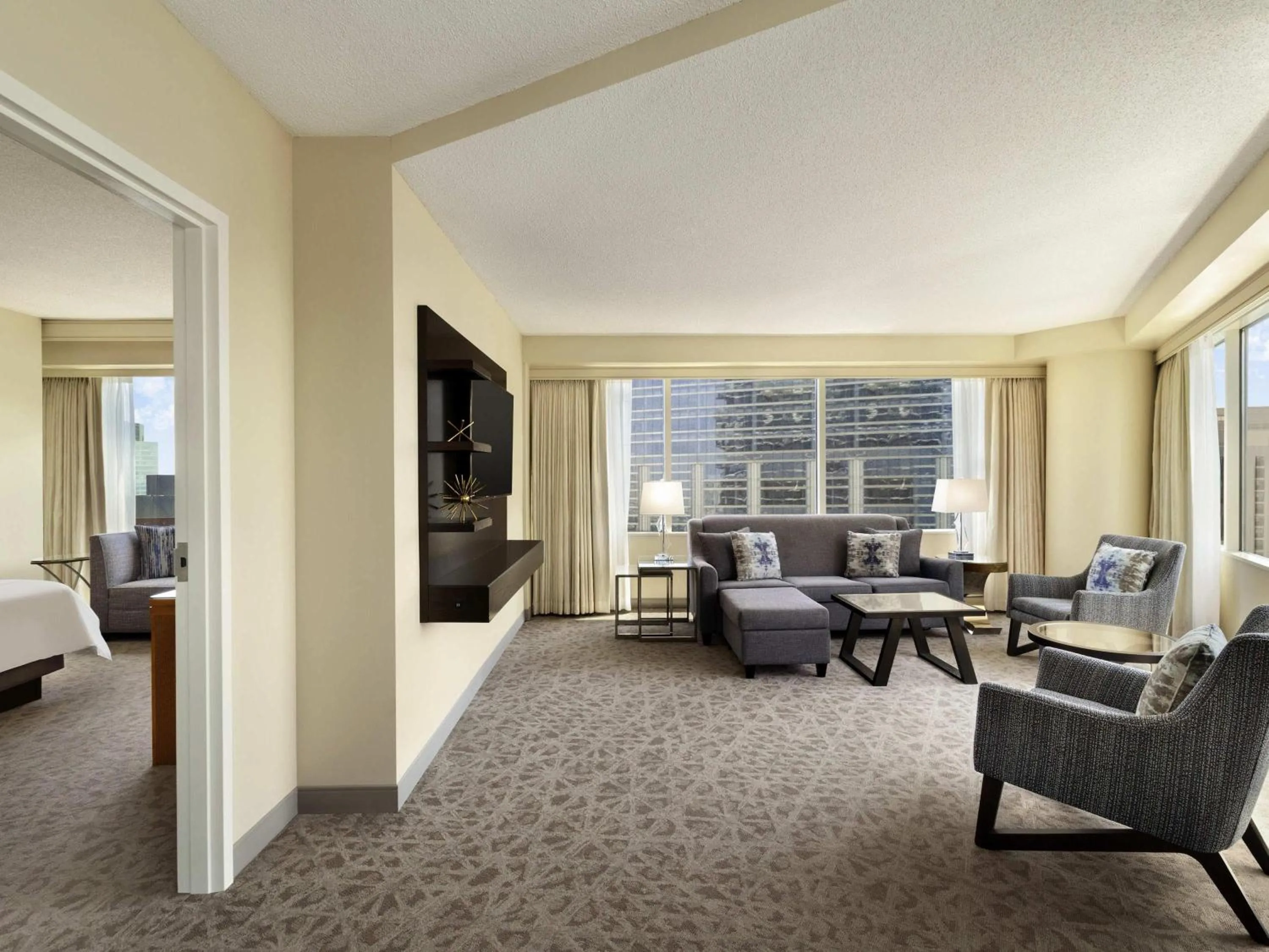 Photo of the whole room in Swissotel Chicago