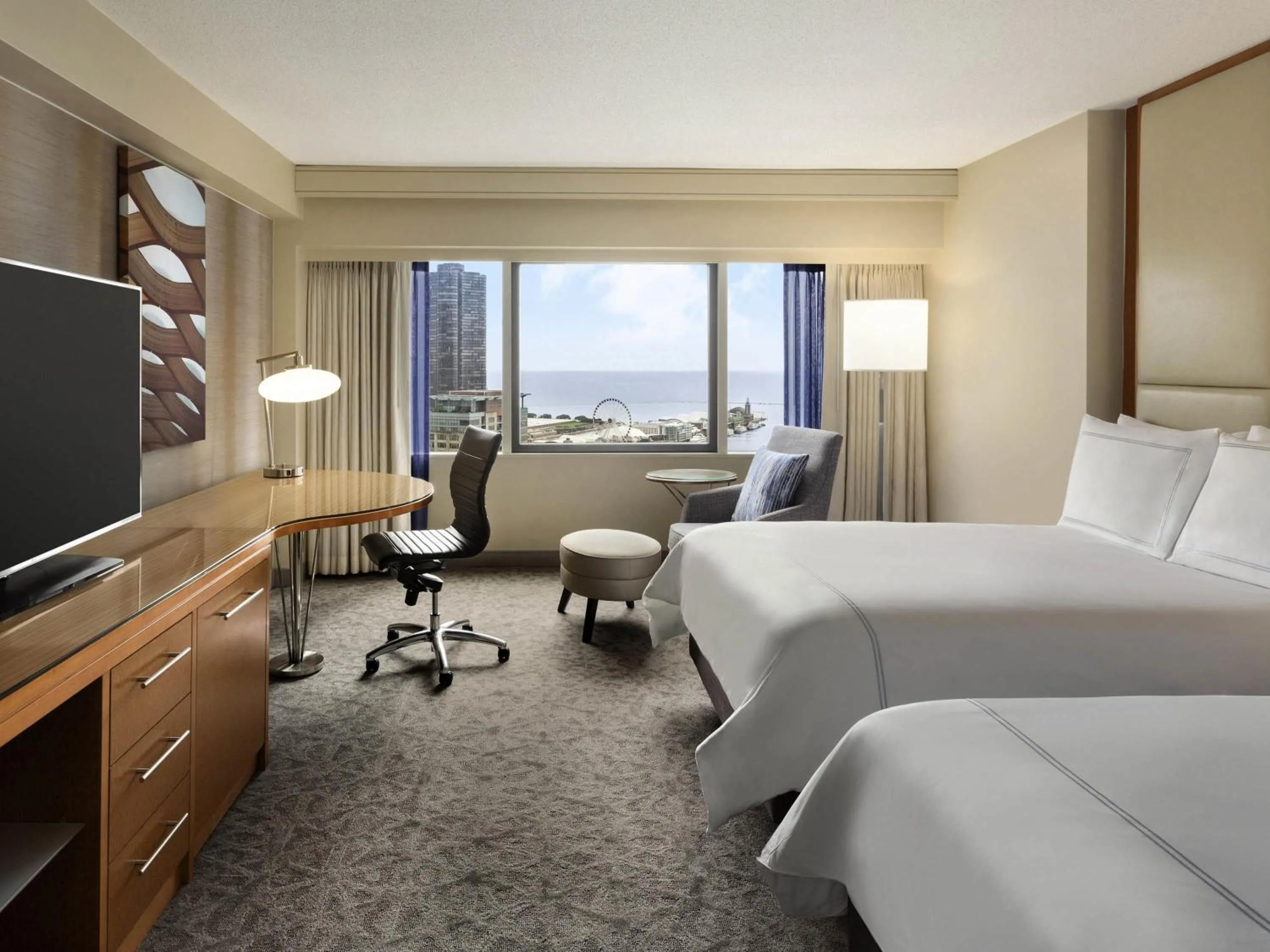 Bedroom, Bed in Swissotel Chicago