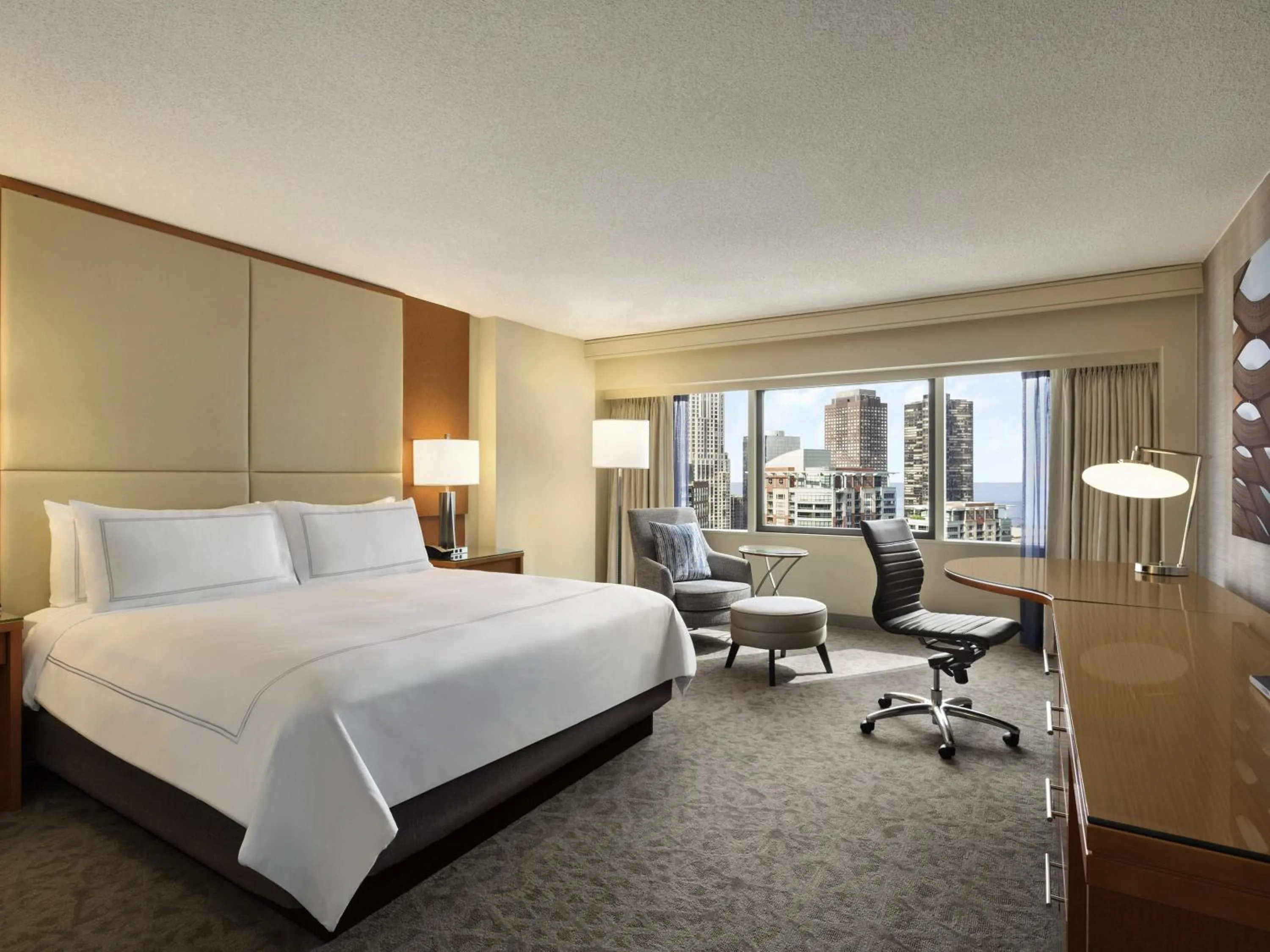 Bedroom, Bed in Swissotel Chicago