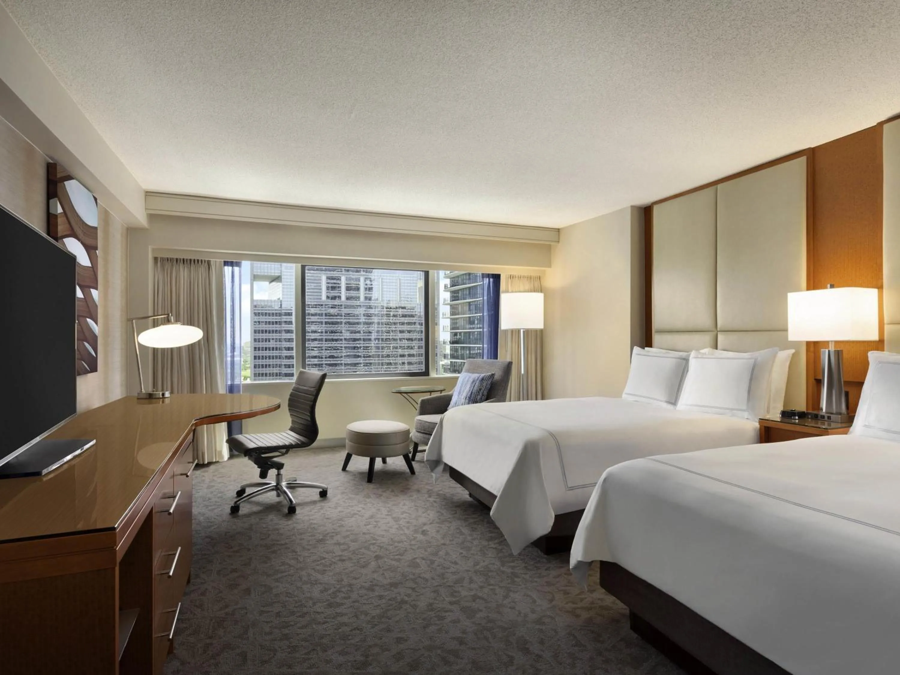 Bedroom, Bed in Swissotel Chicago
