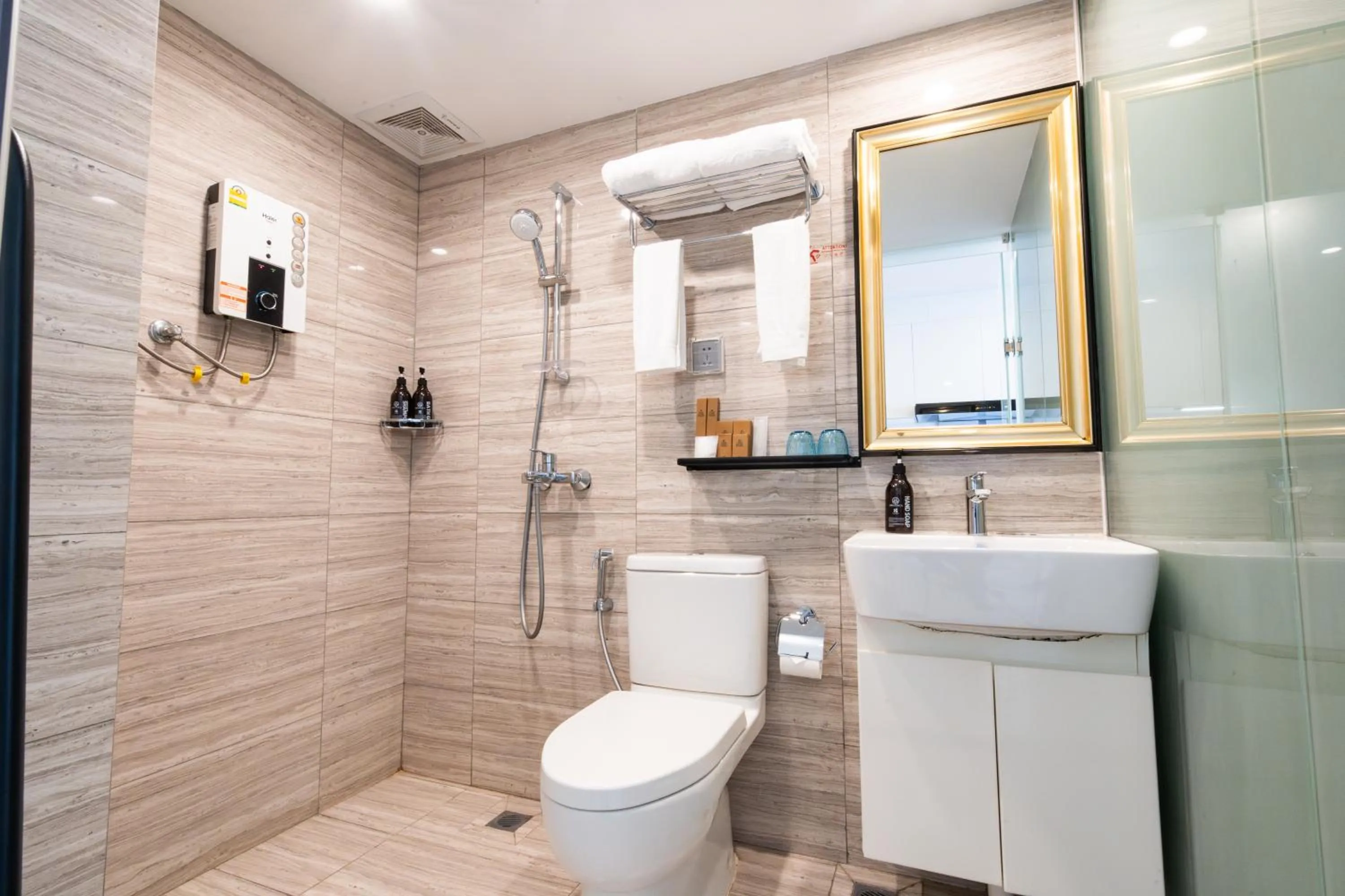 Shower in One Park Hotel & Residence