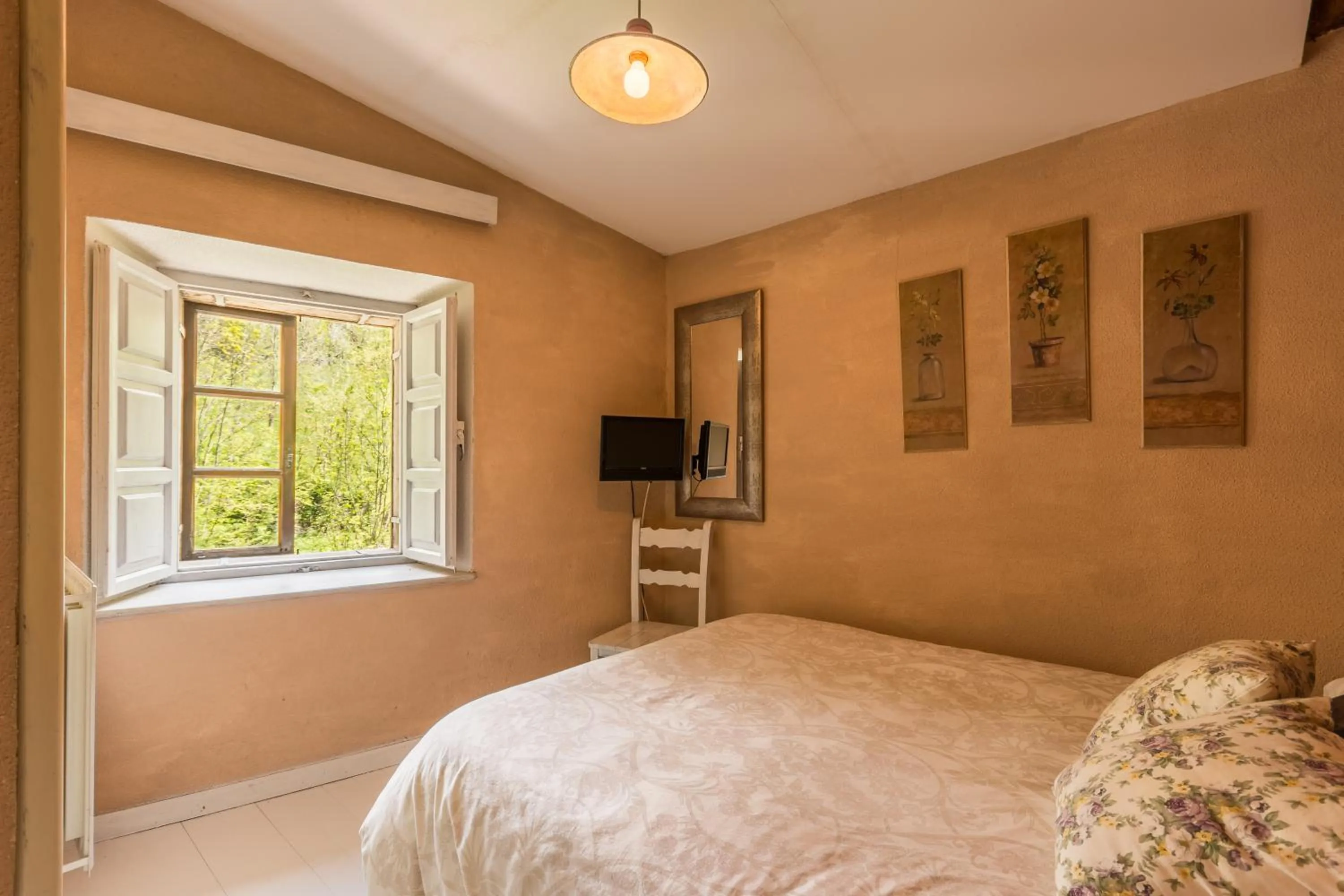 Photo of the whole room, Bed in vaquero casa rural alquiler completo