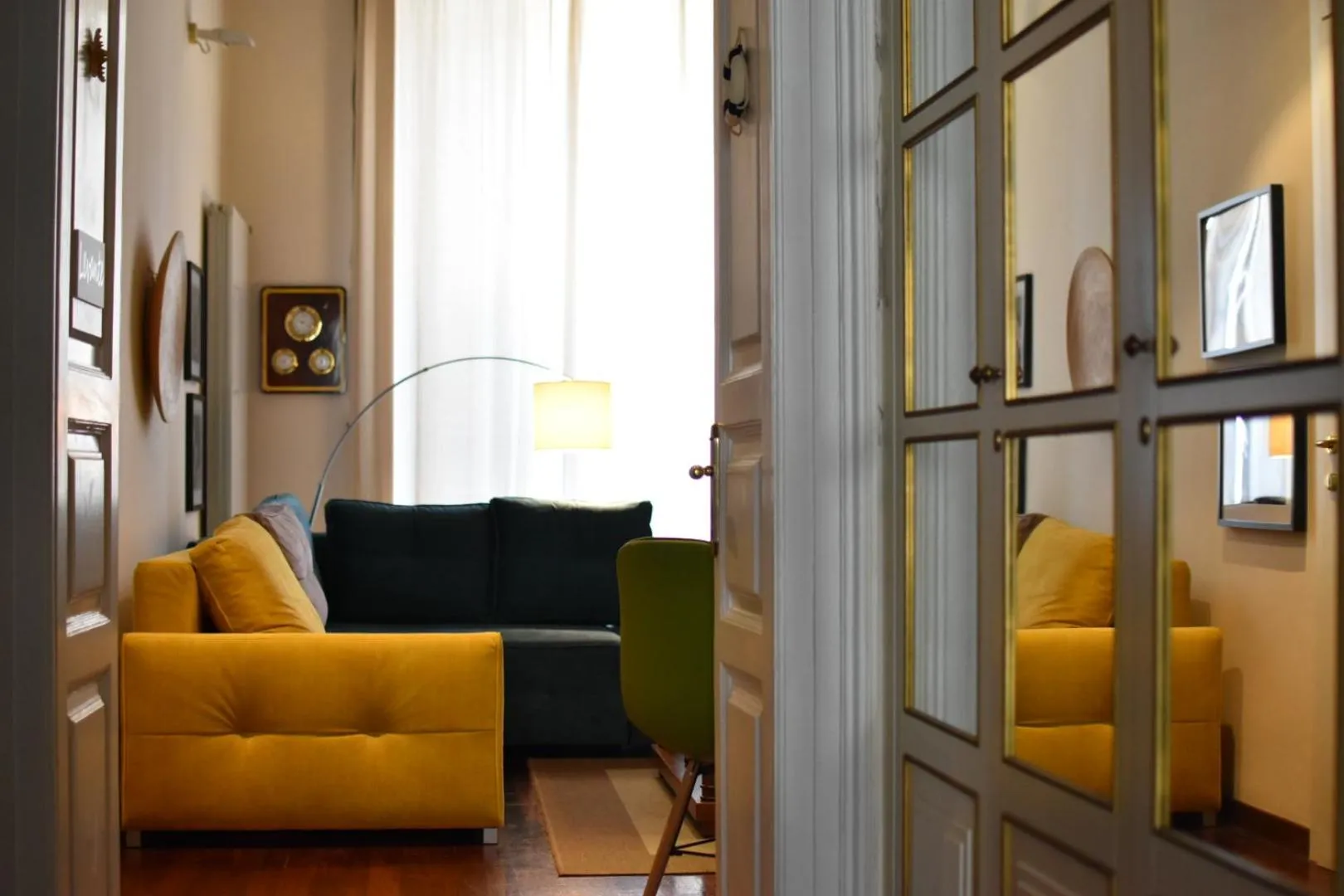 Living room in queen 24