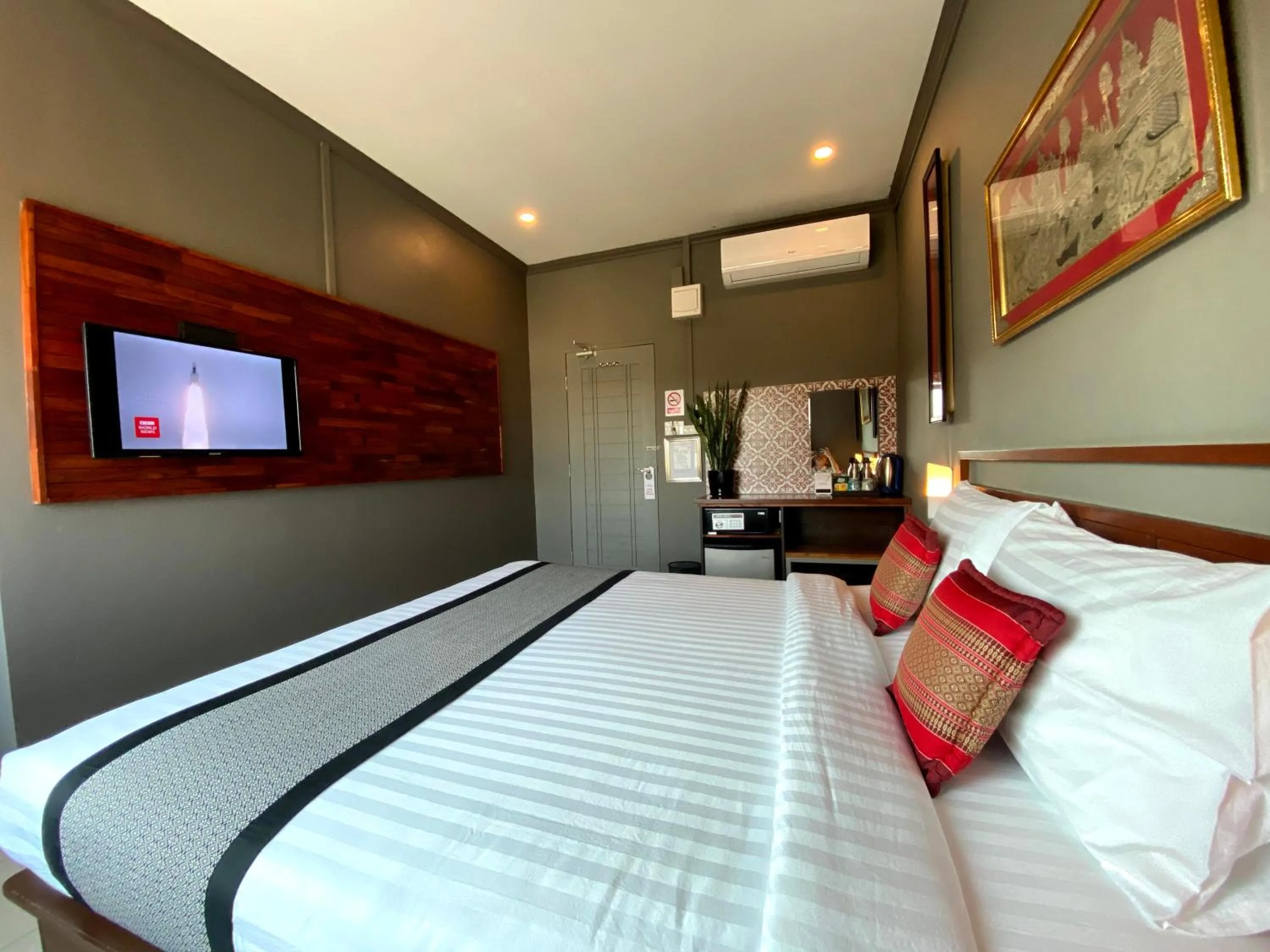 Bed in Patuxay Place