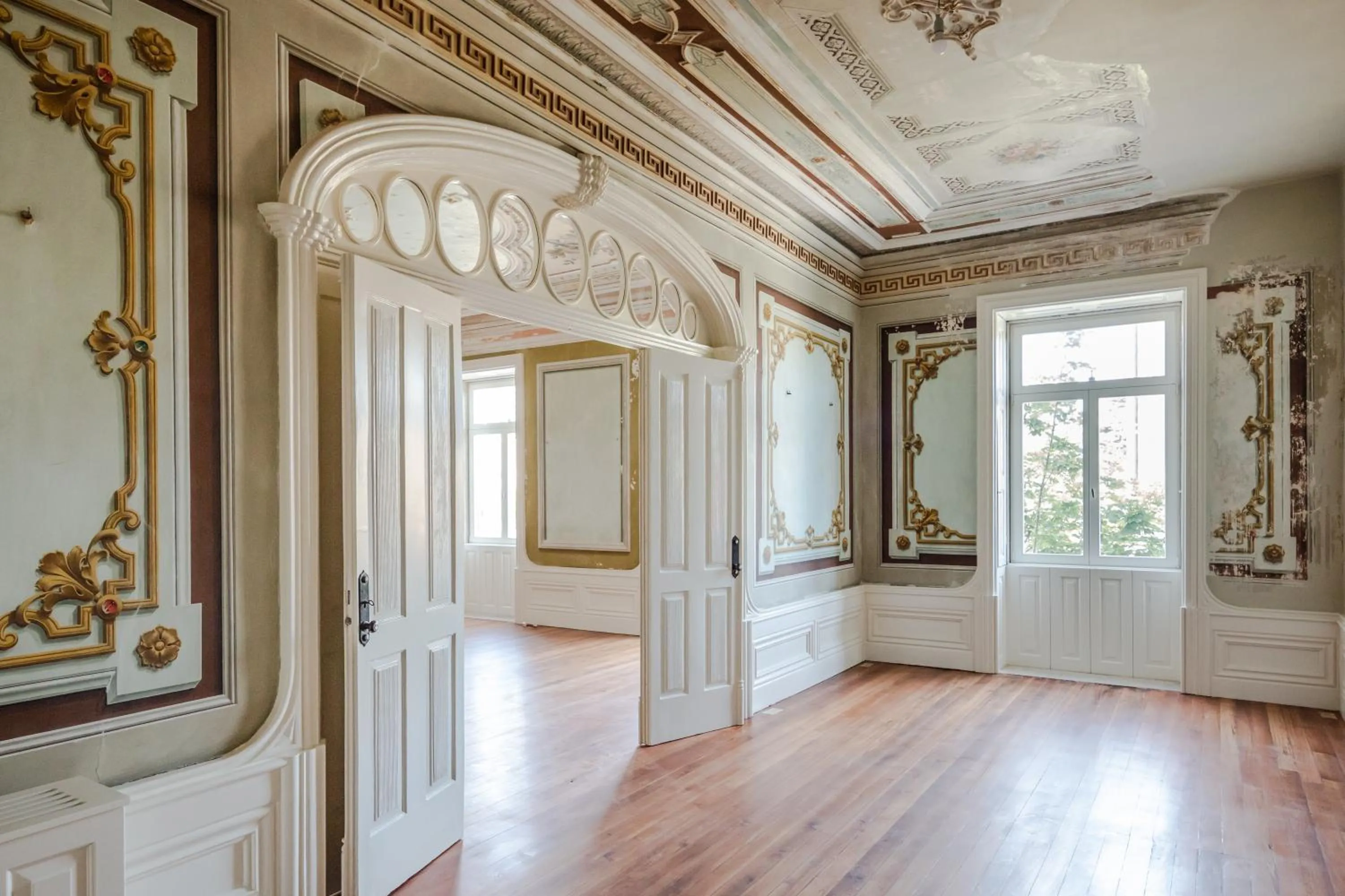 Property building in Menina Colina Guesthouse