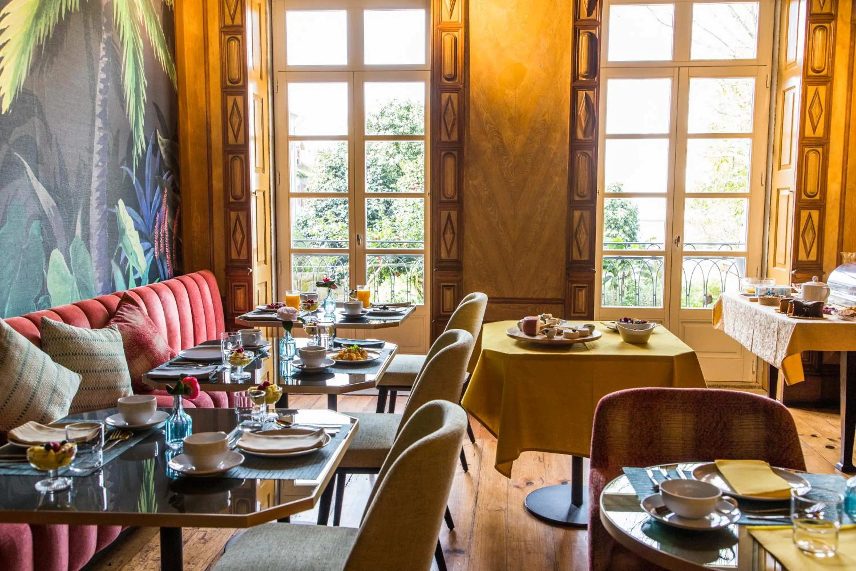 Breakfast in Menina Colina Guesthouse