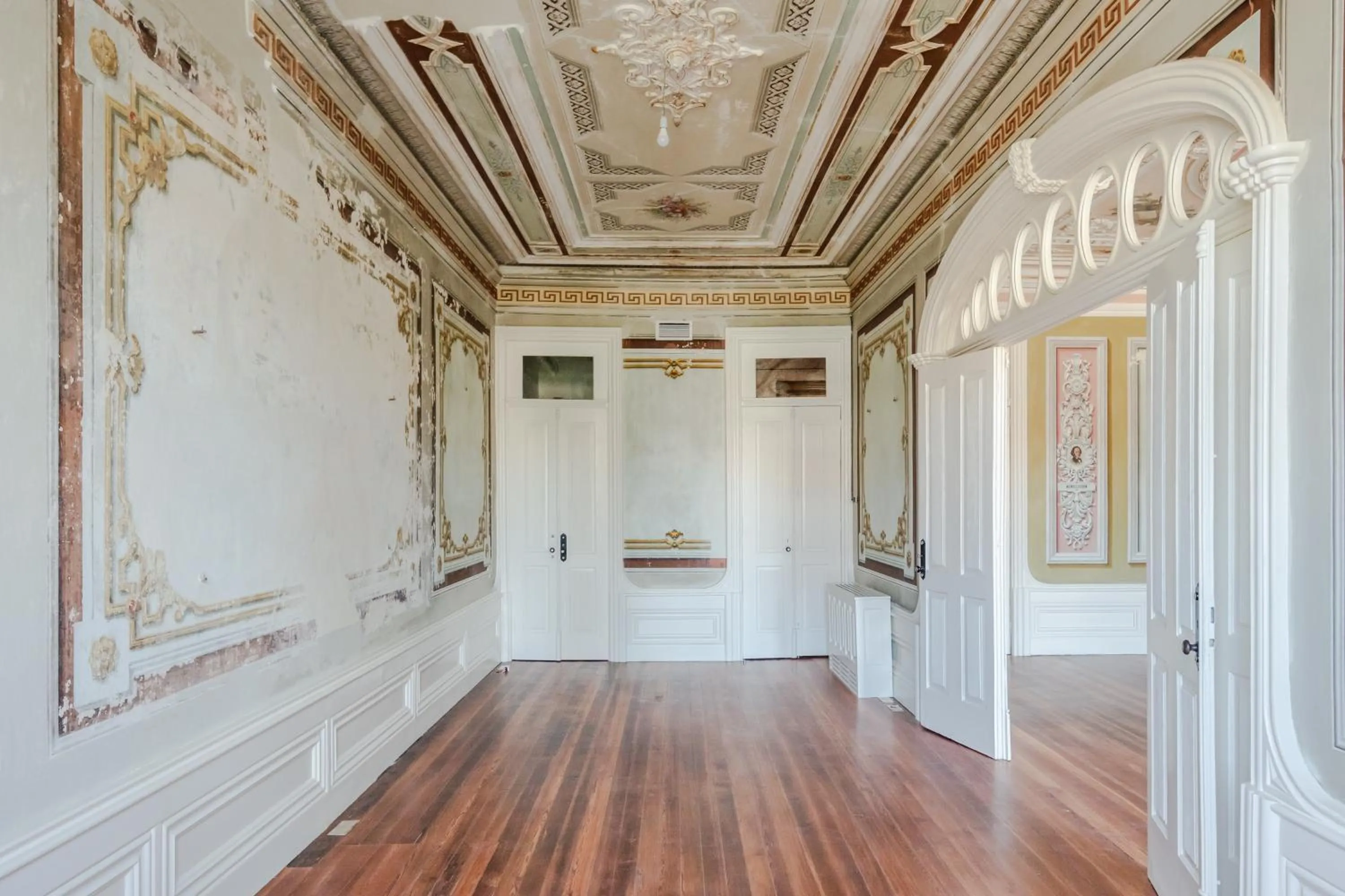 Property building in Menina Colina Guesthouse