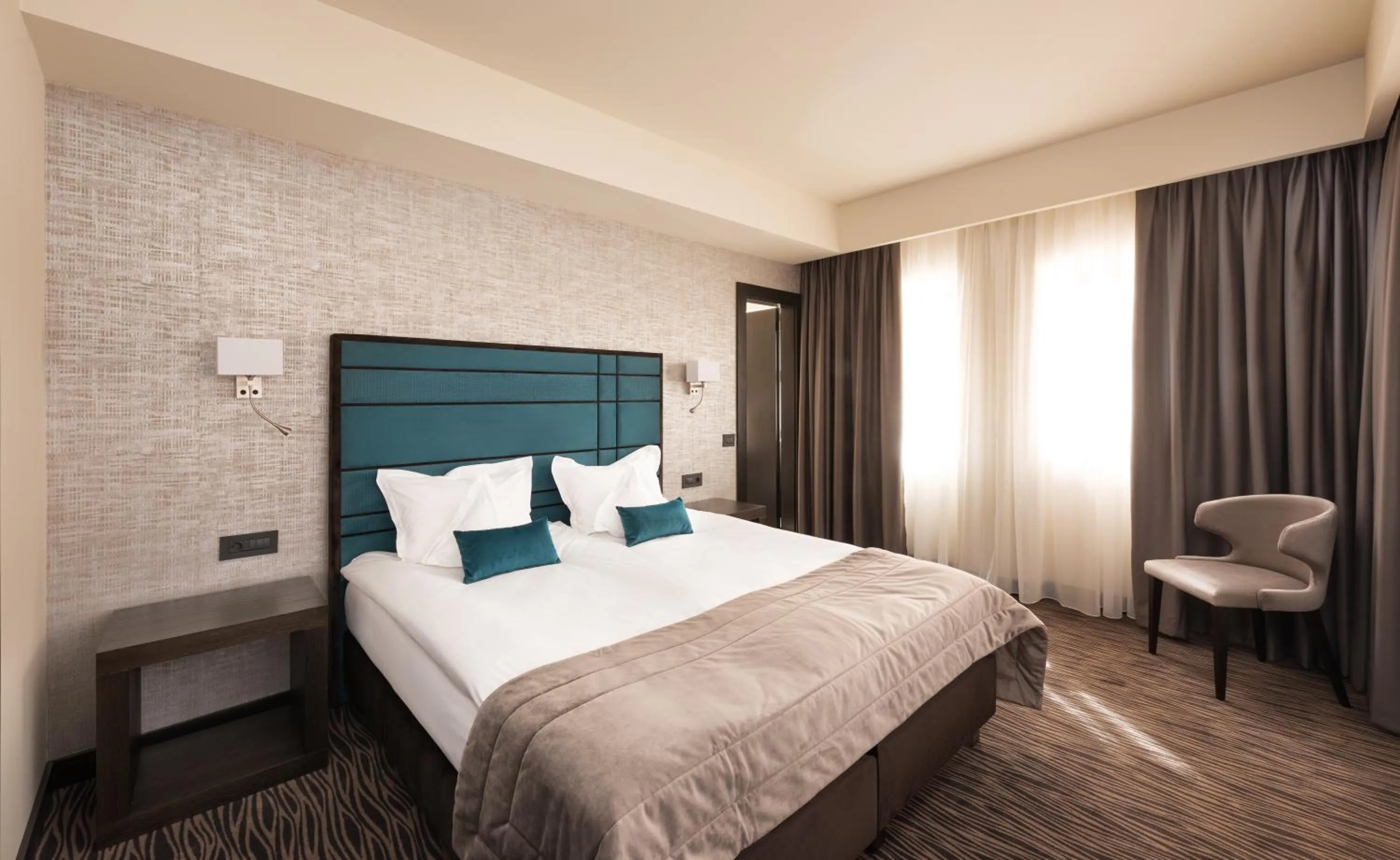 Staff, Bed in Old Town Hotel