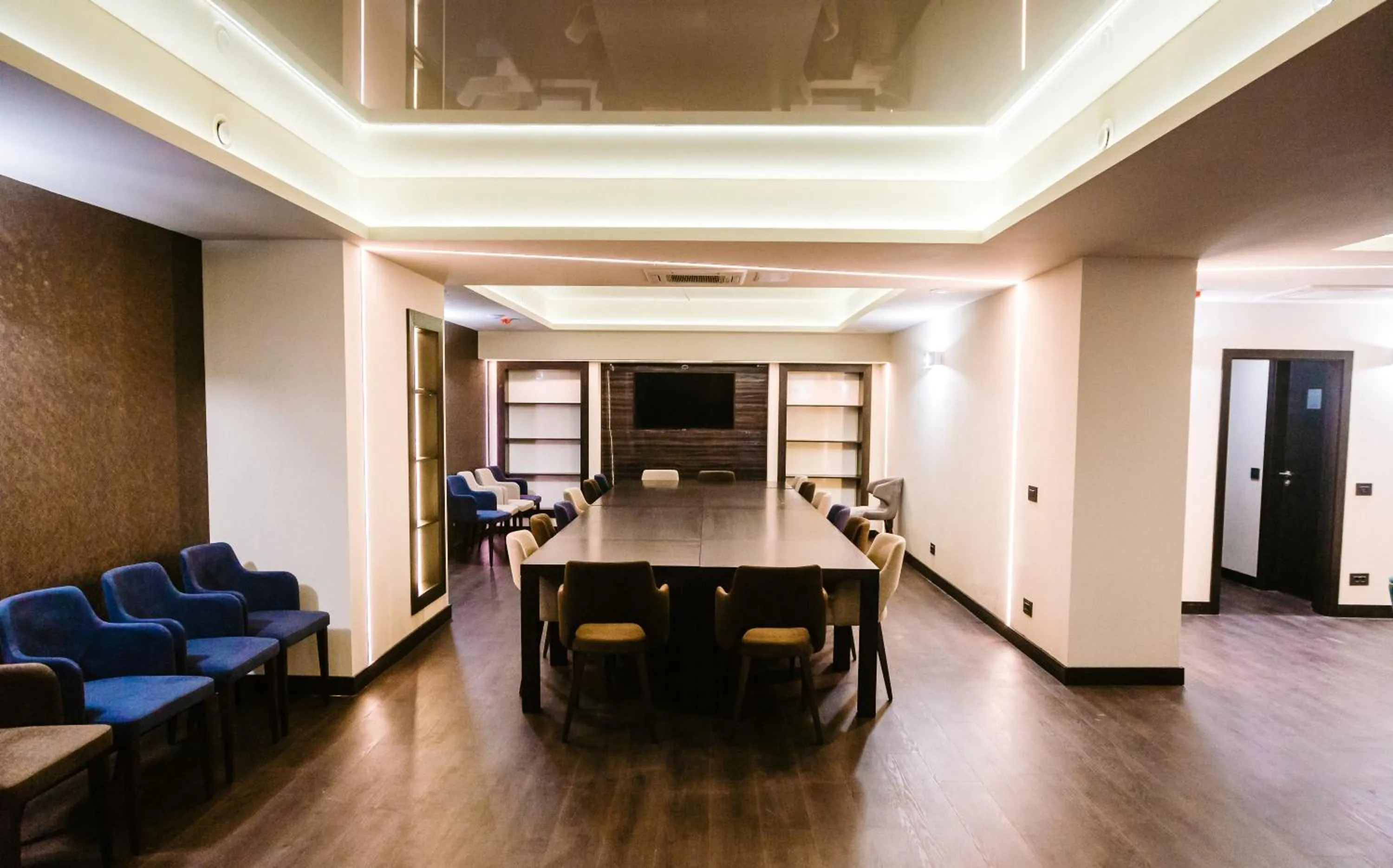Business facilities in Old Town Hotel