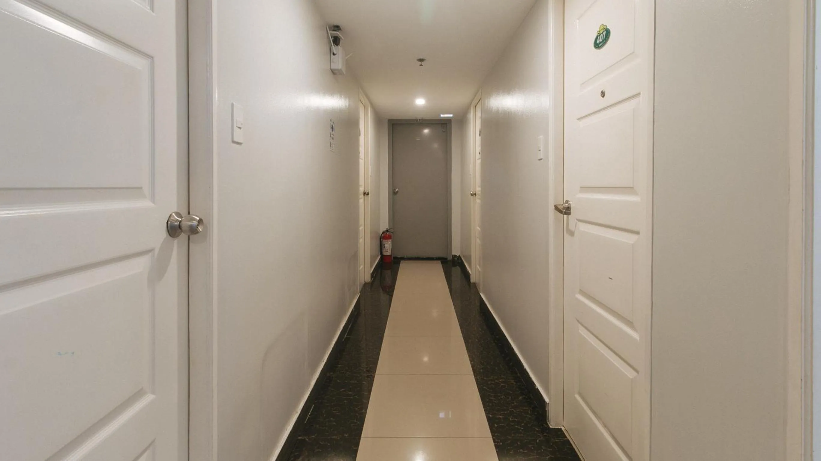 Area and facilities in RedDoorz at Ranchotel Bayanan Alabang