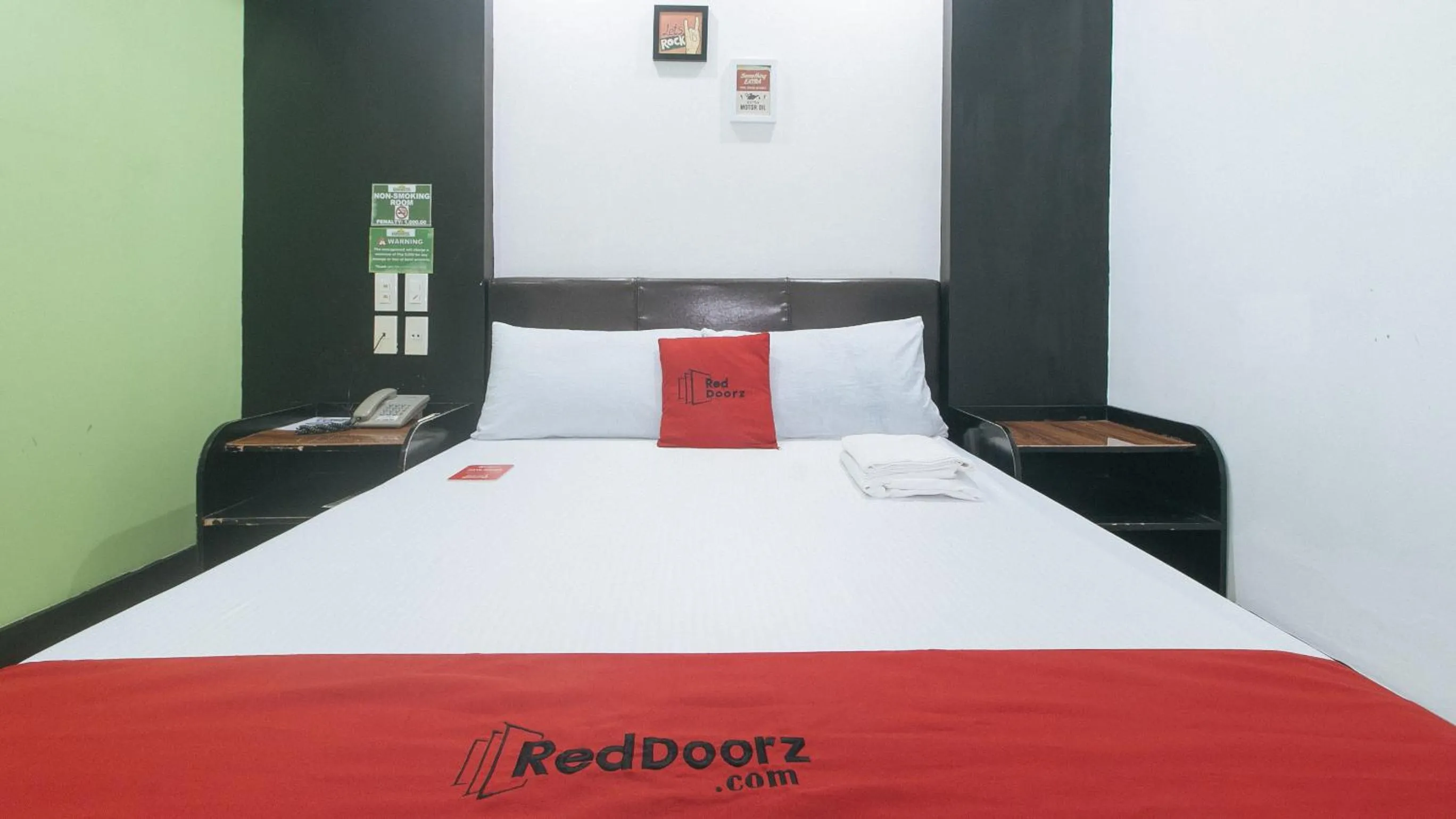 Bedroom, Bed in RedDoorz at Ranchotel Bayanan Alabang