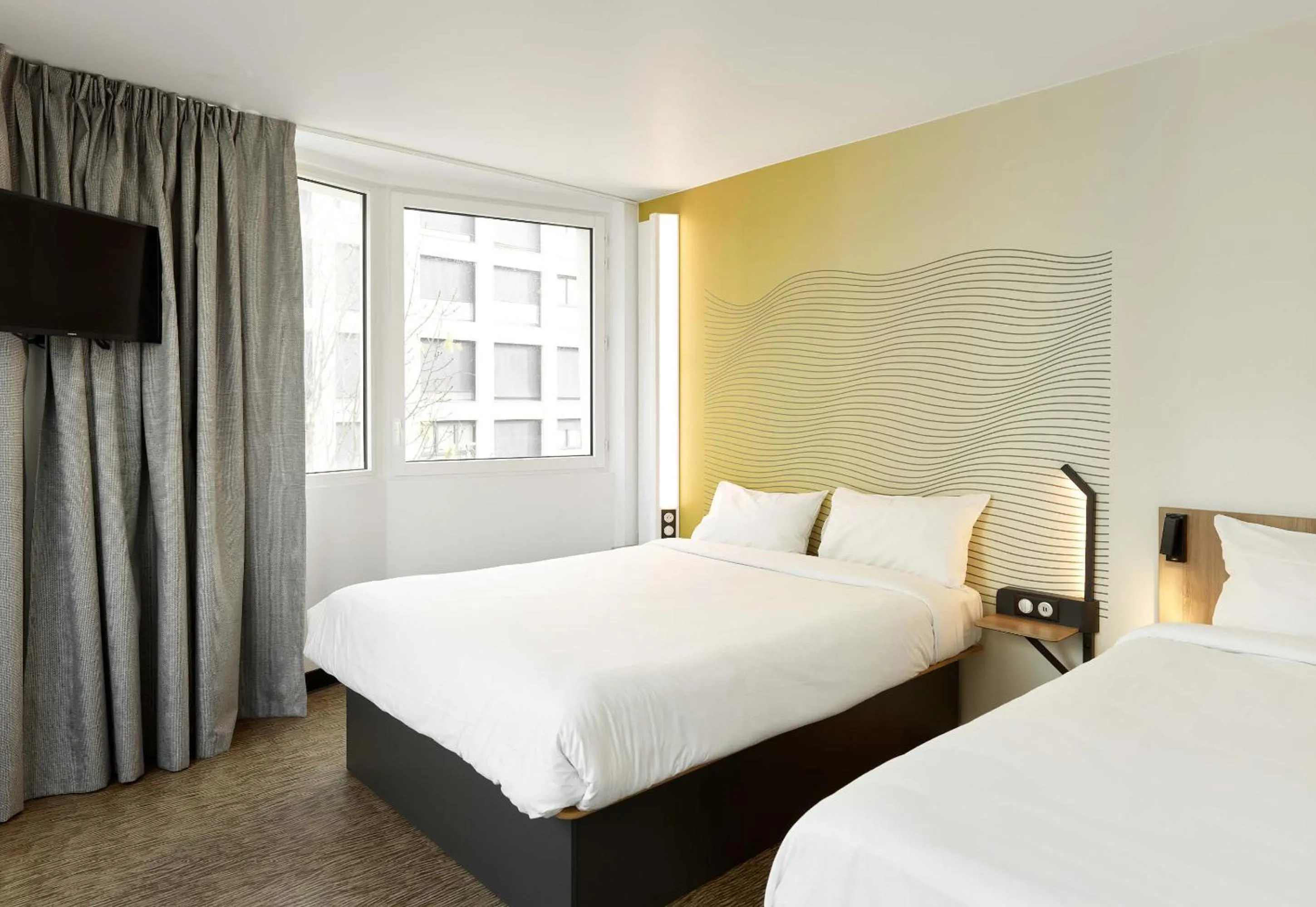 Bedroom, Bed in B&B HOTEL Massy Gare TGV