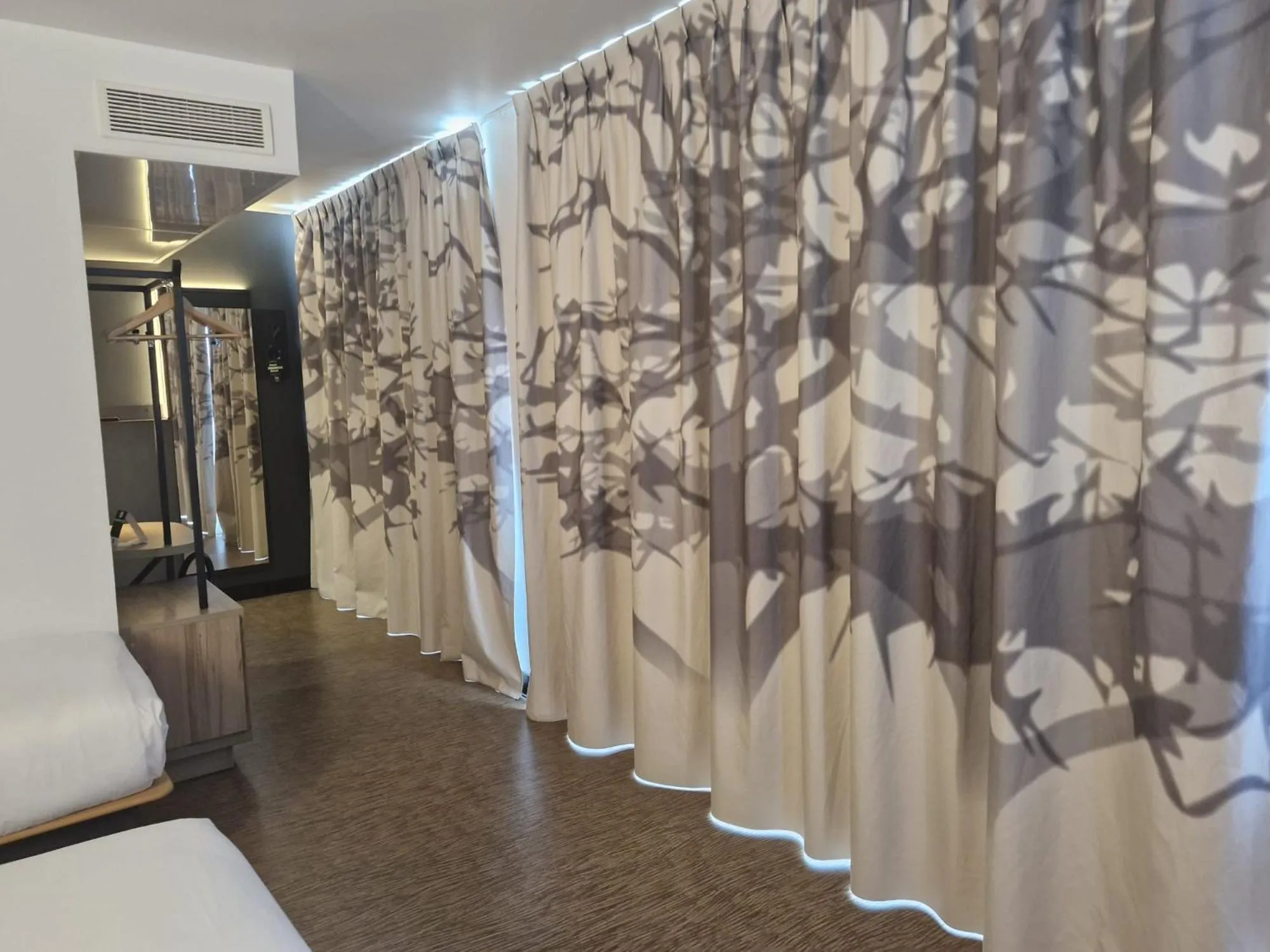 B&B HOTEL Massy Gare TGV