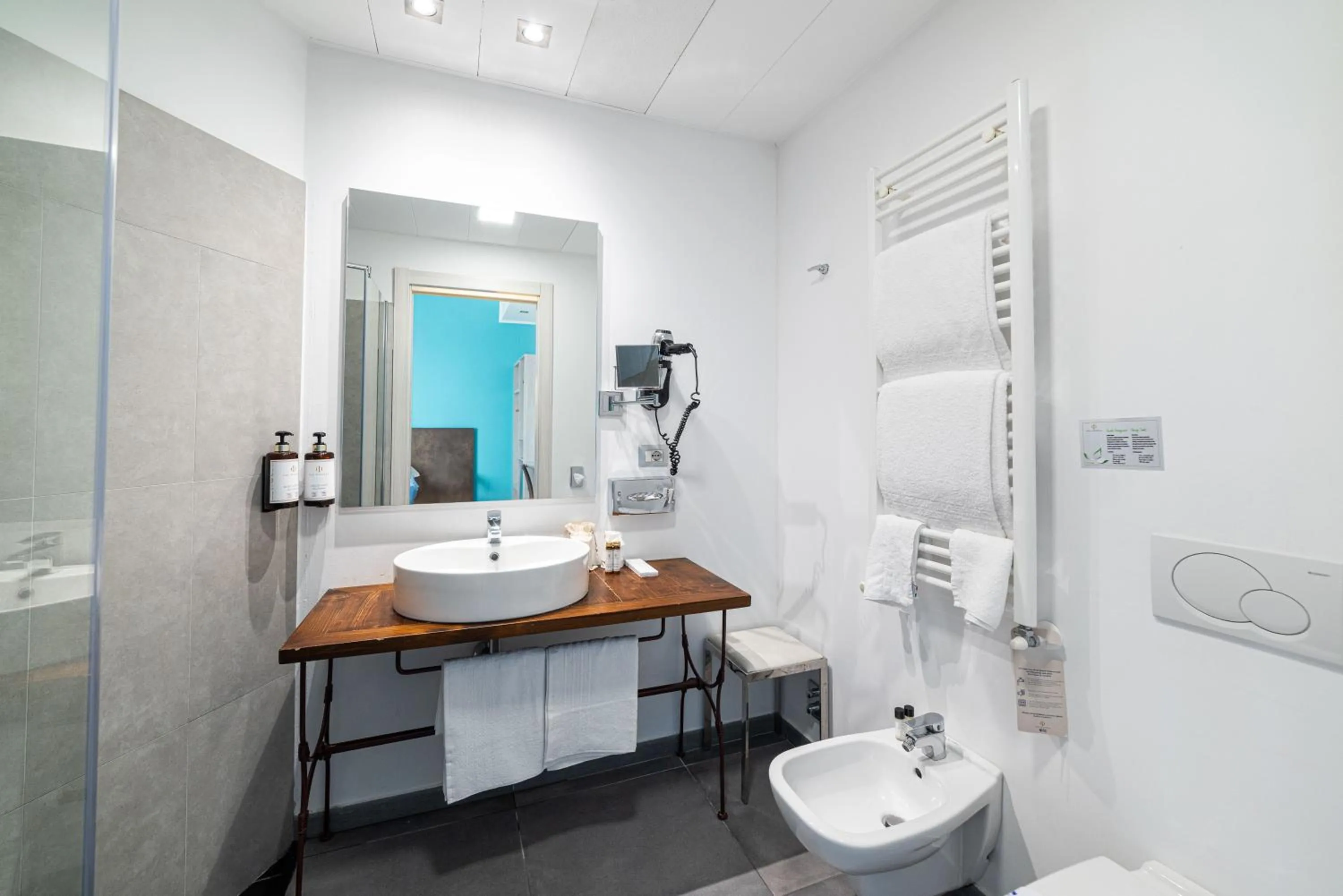 Shower in Phi Hotel Milano