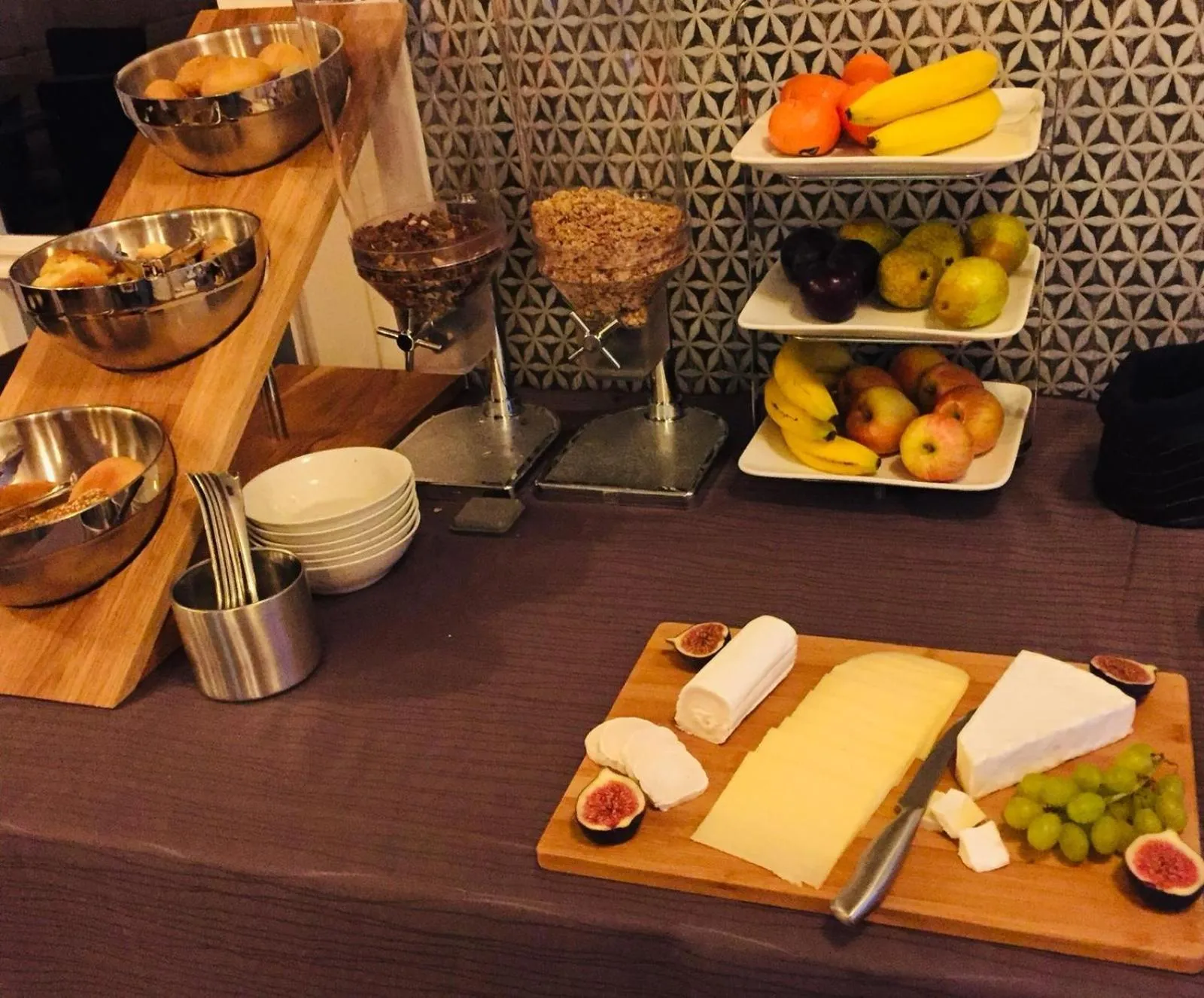 Breakfast in CAESARO Hotel & Pizzeria - 20 Jahre Familienunternehmen