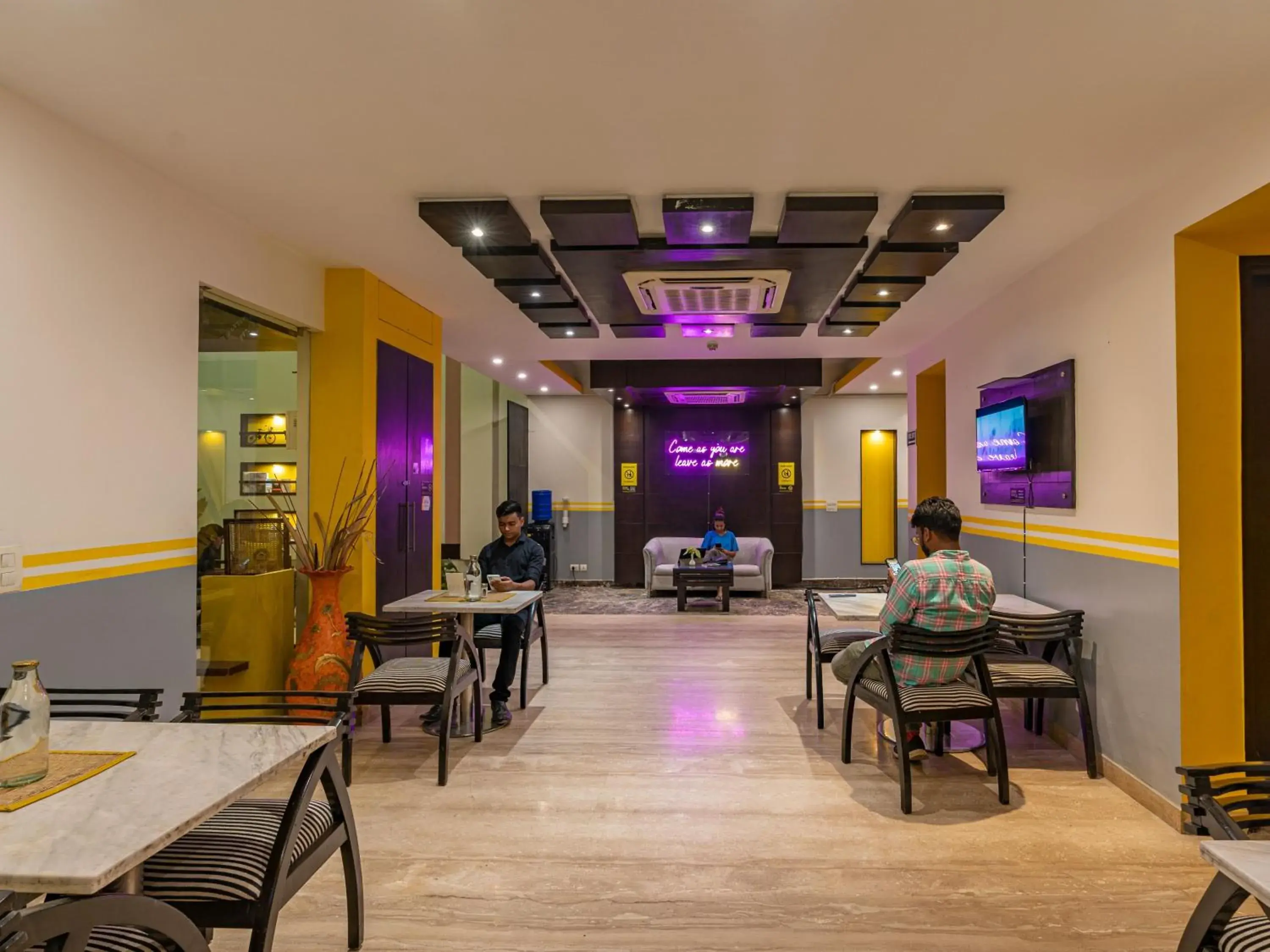 Restaurant/places to eat in The Hosteller Delhi Restaurant/places to eat in The Hosteller Delhi