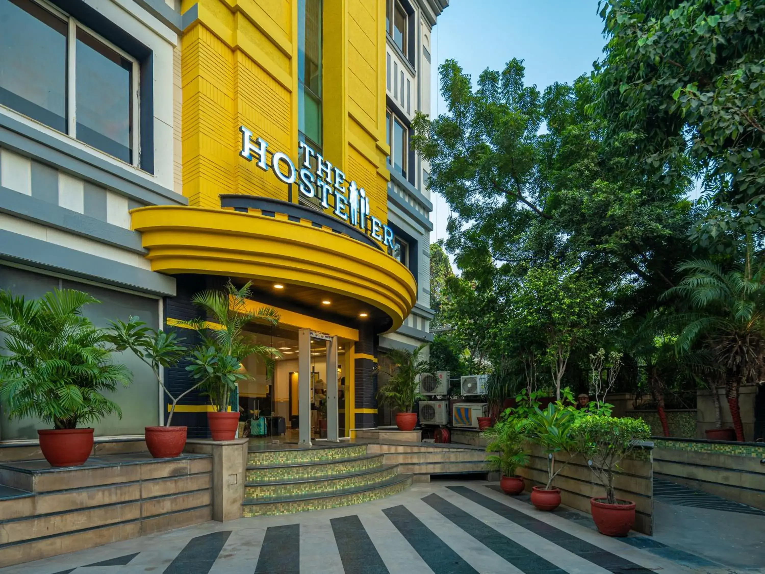 Property building in The Hosteller Delhi Property building in The Hosteller Delhi