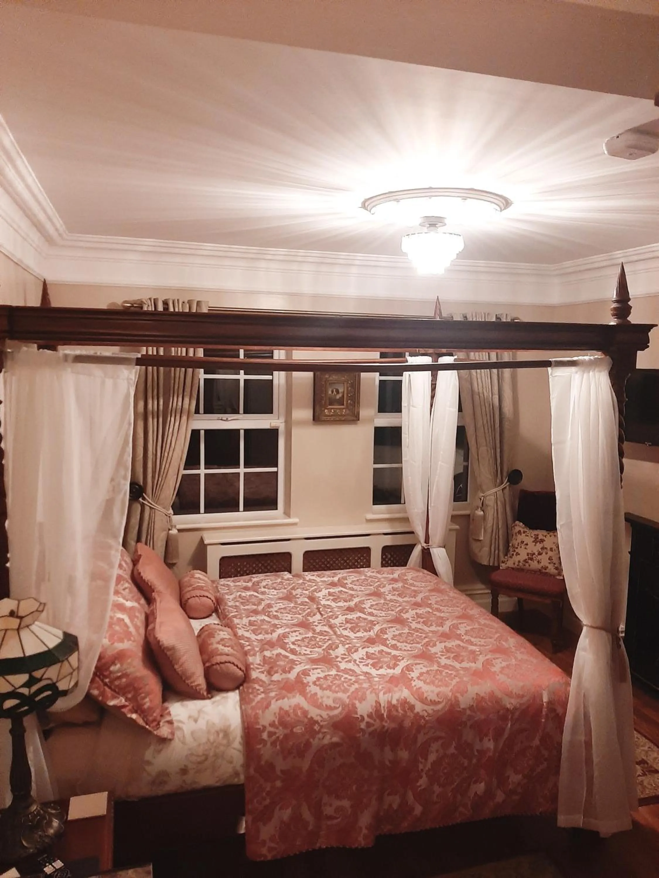 Bed in Riverside Lodge