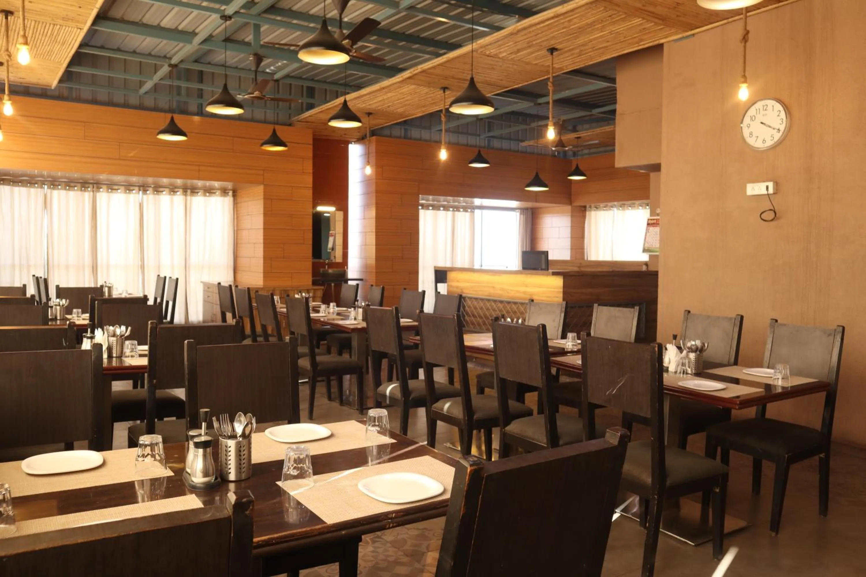 Restaurant/places to eat in Hotel Grand Ecotel, Aurangabad