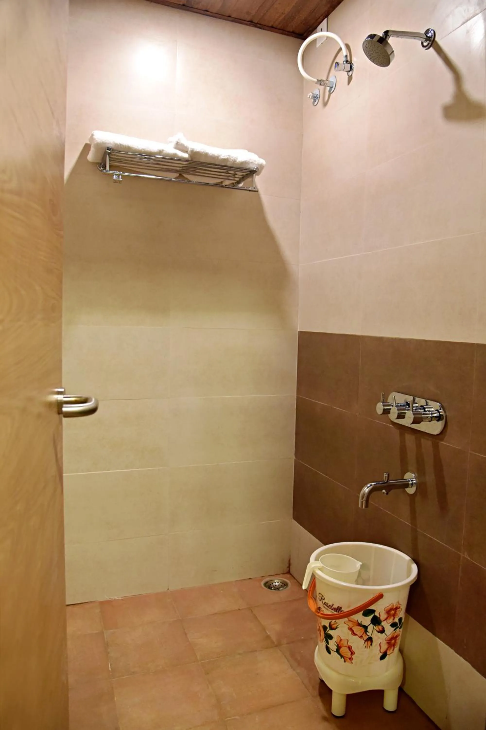 Bathroom in Hotel Grand Ecotel, Aurangabad