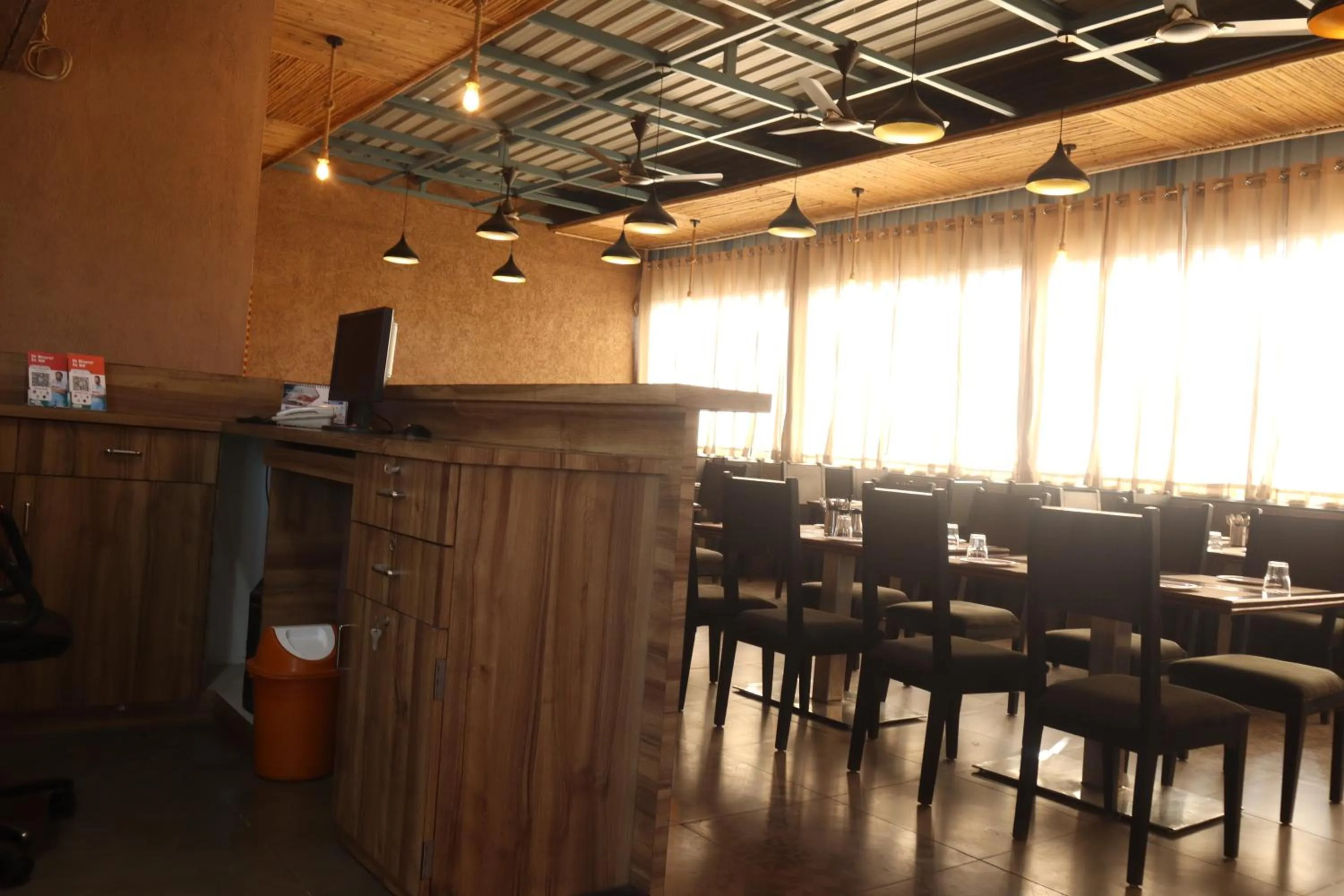 Restaurant/places to eat in Hotel Grand Ecotel, Aurangabad