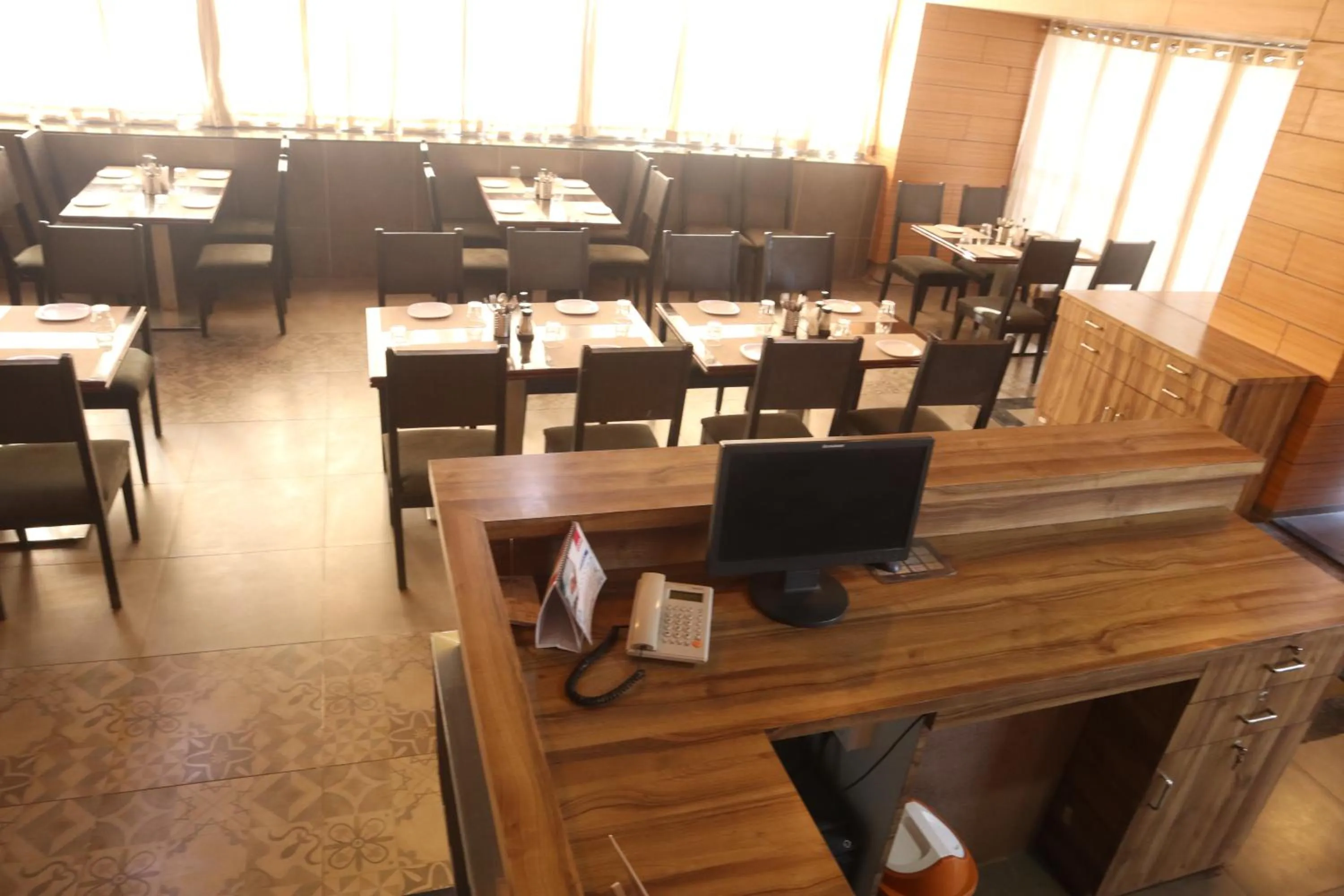Restaurant/places to eat in Hotel Grand Ecotel, Aurangabad