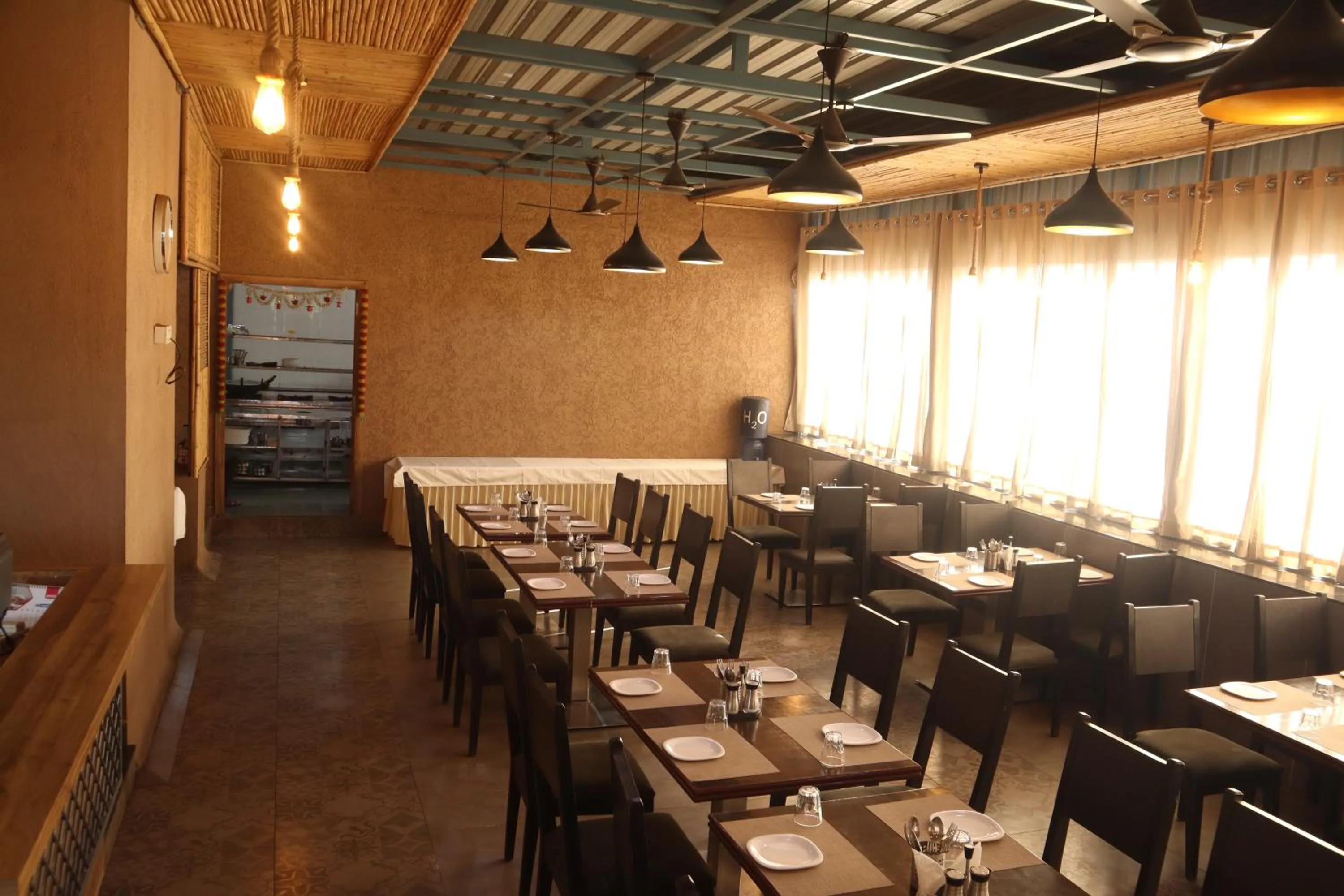 Restaurant/places to eat in Hotel Grand Ecotel, Aurangabad