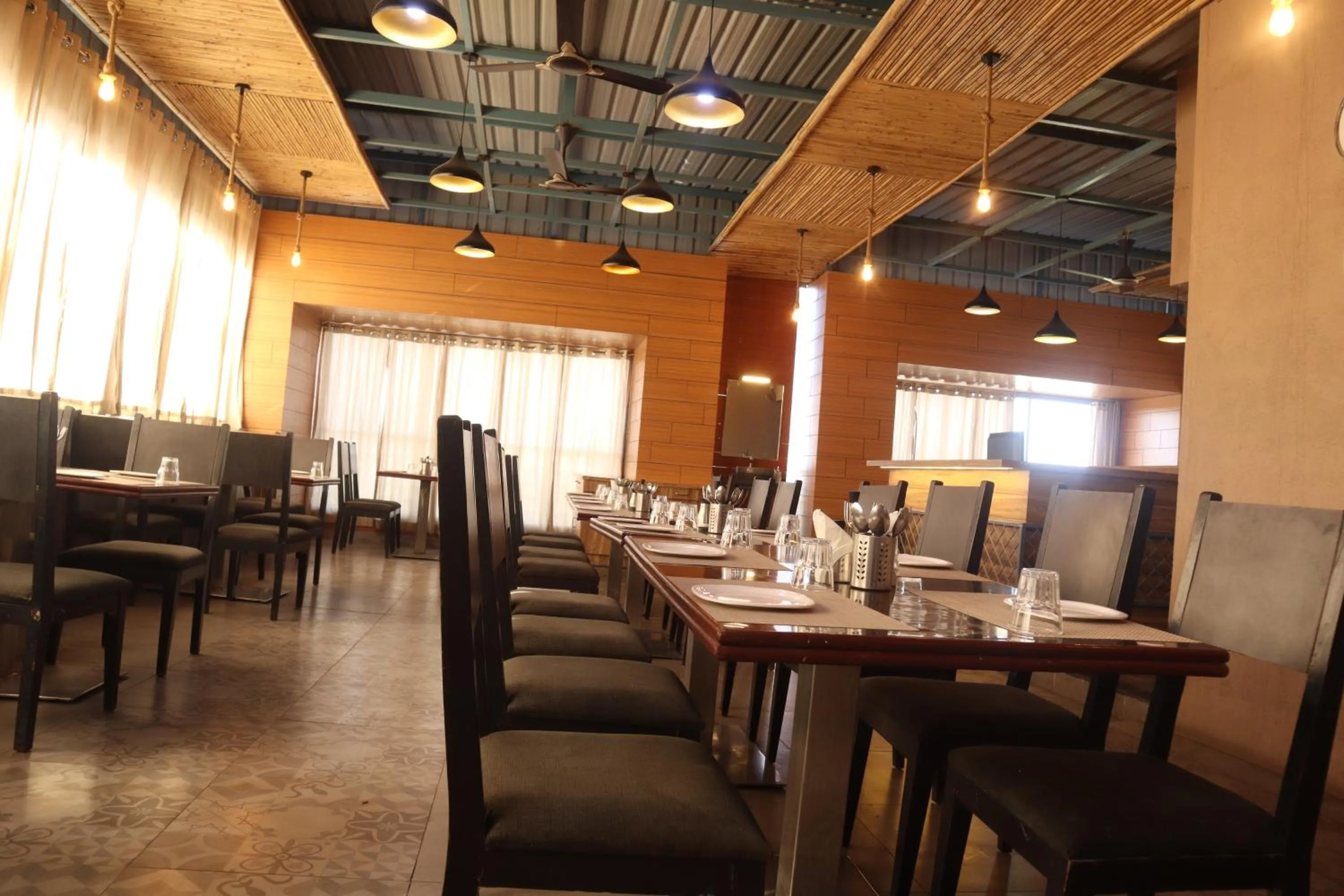 Restaurant/places to eat in Hotel Grand Ecotel, Aurangabad